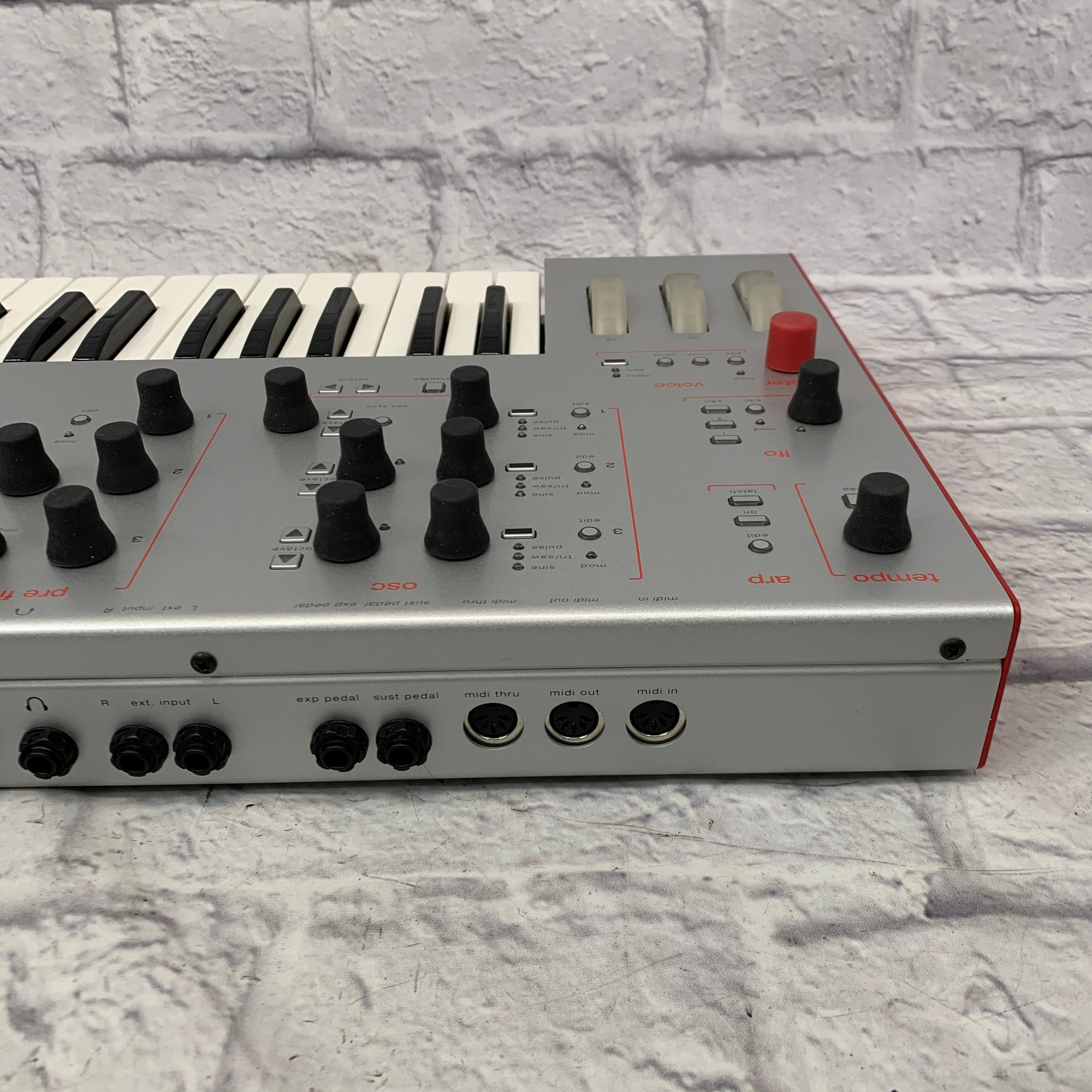 Alesis Ion 49-Key Analog Modeling Synthesizer