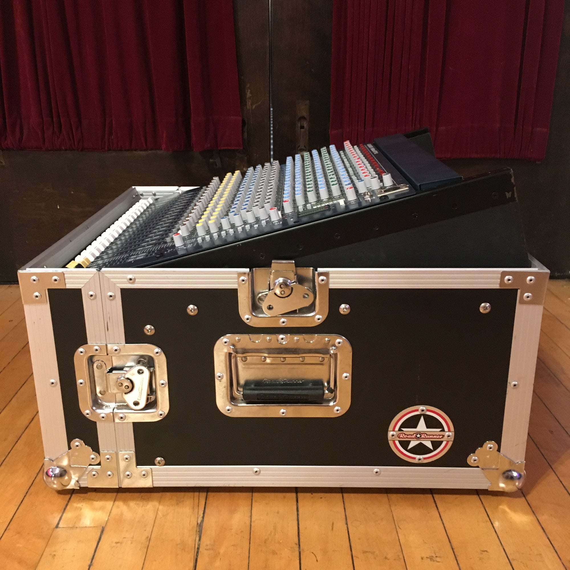 ** Allen & Heath Mix Wizard 16 Channel Mixer w/ Hard Case