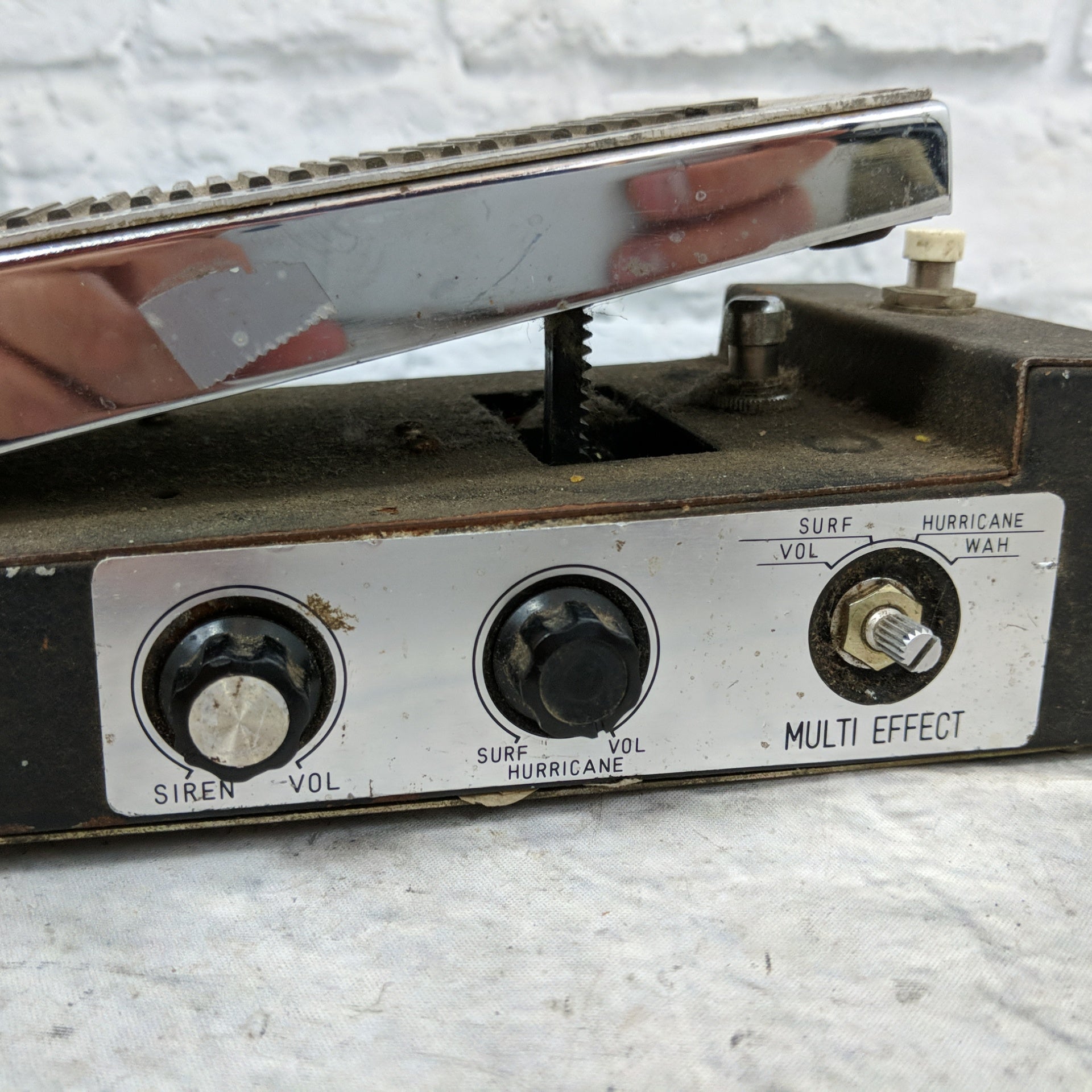 siren pedals Vintage Shin-ei Companion Siren Effect Pedal