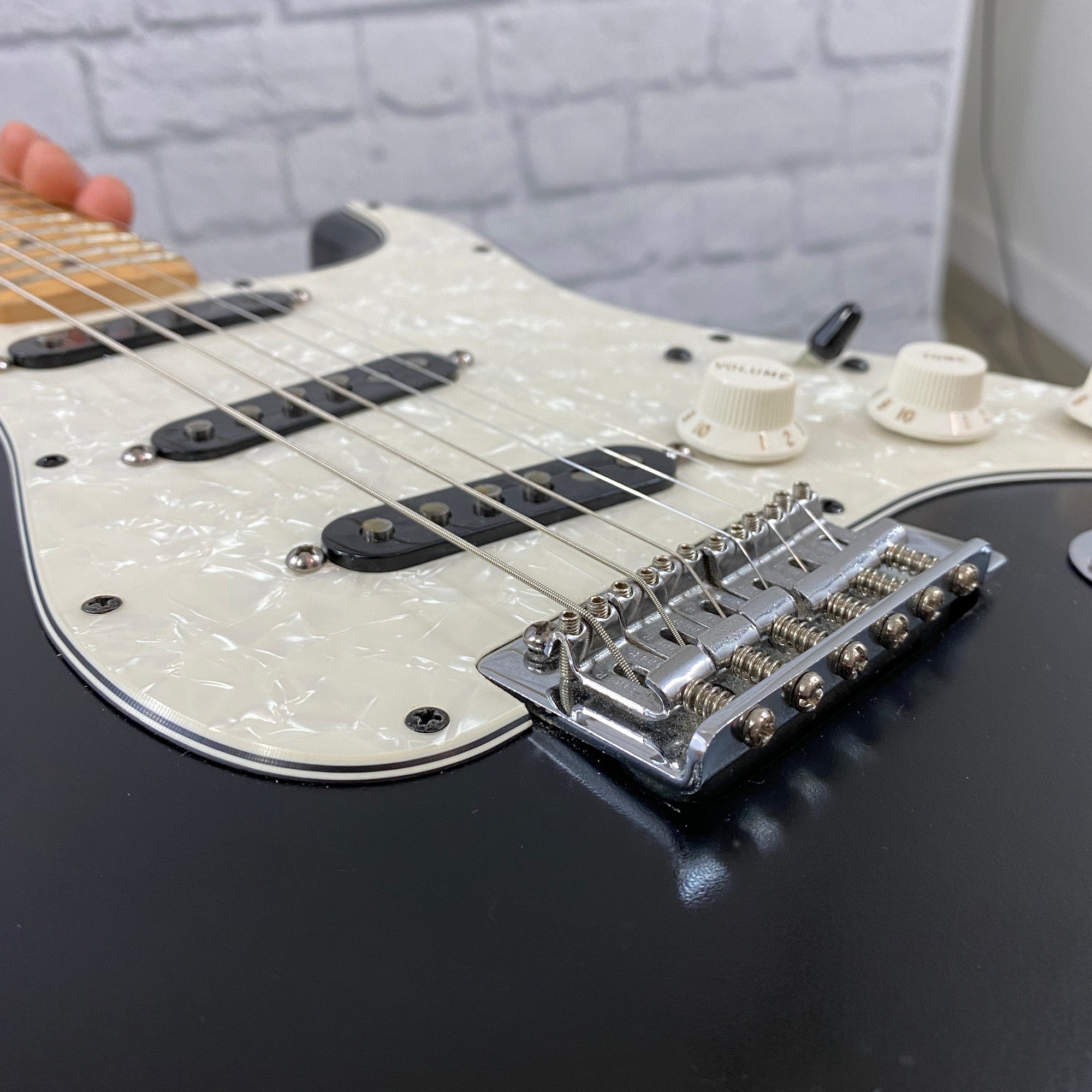 Fender MIM Stratocaster Electric Guitar