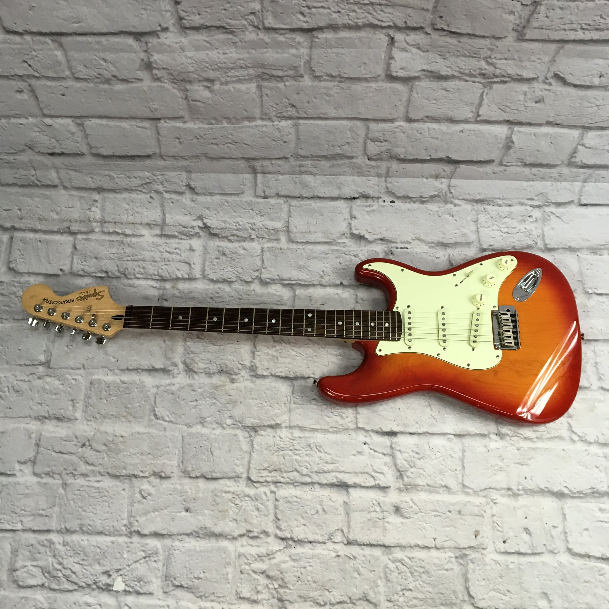 美品 Squier Standard Stratocaster アップグレード済 Squier Standard Stratocaster - Upgrade (Indonesia/China