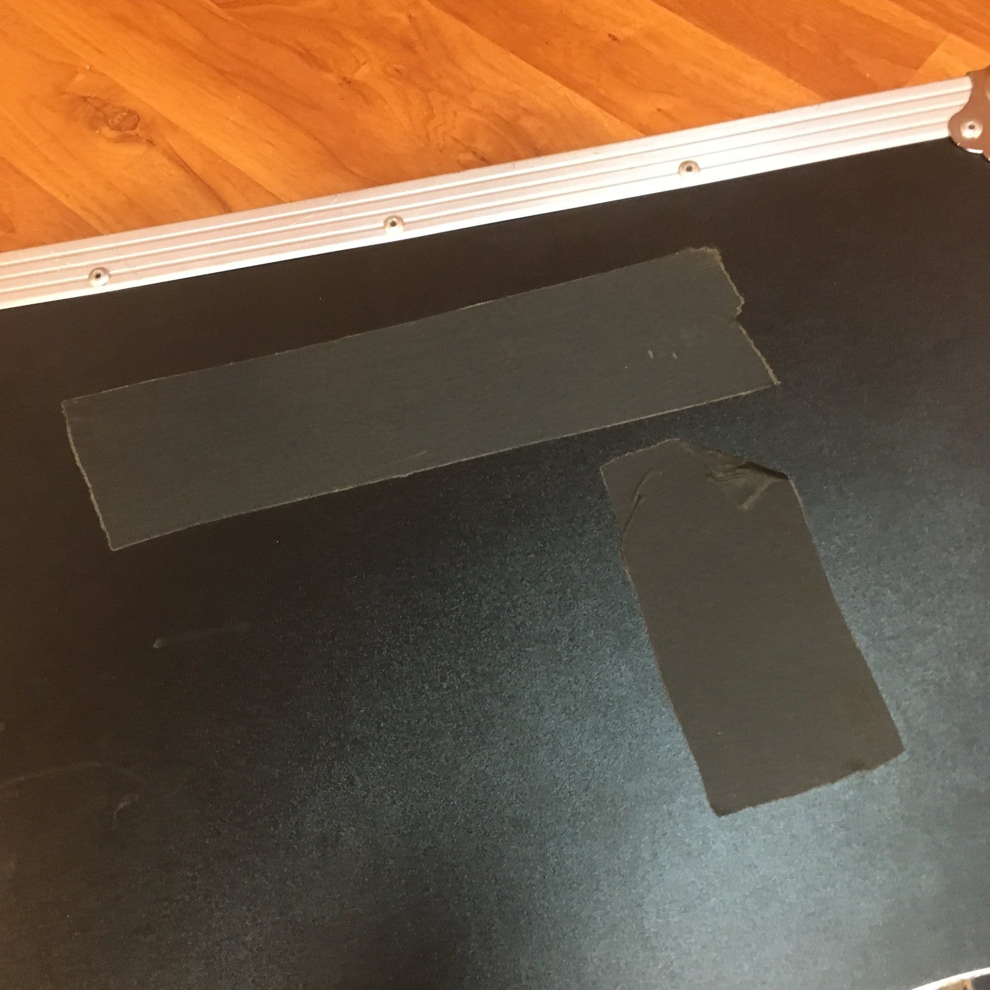 Traktor S4MK2 DJ Controller with Case