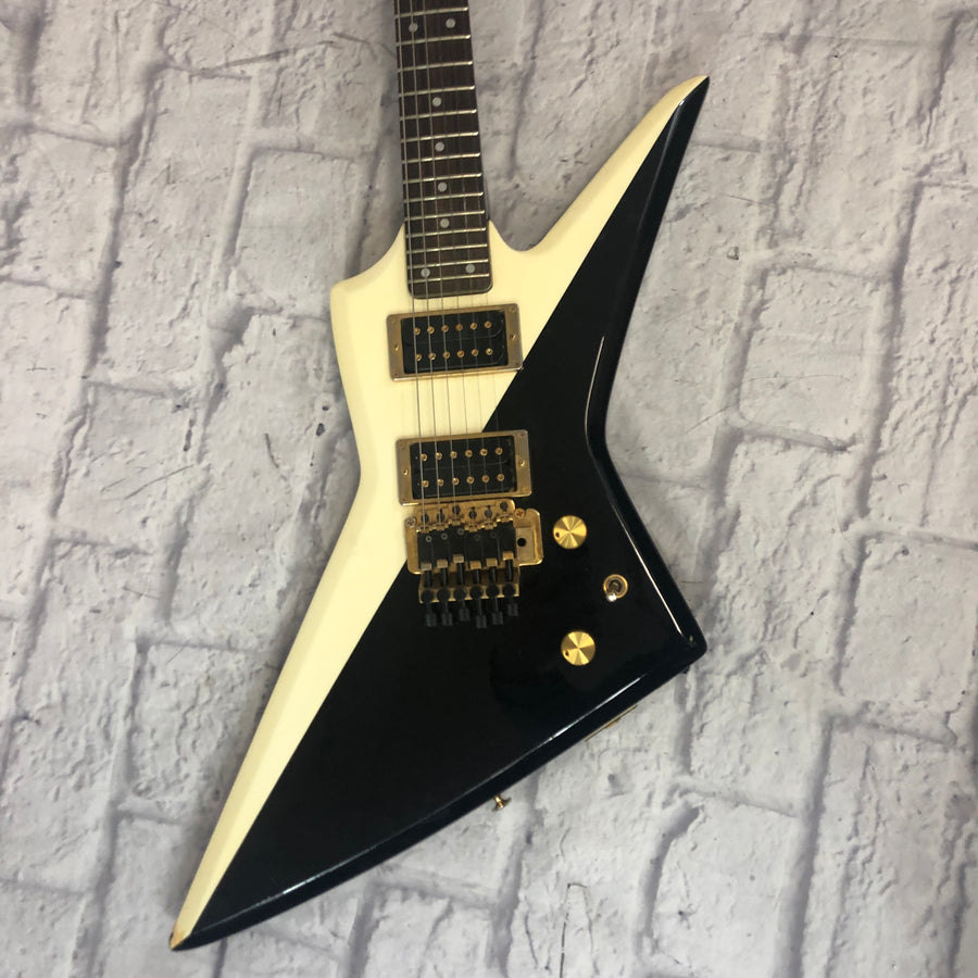 Aria Pro II ZZ Custom with Original Hard Shell Case