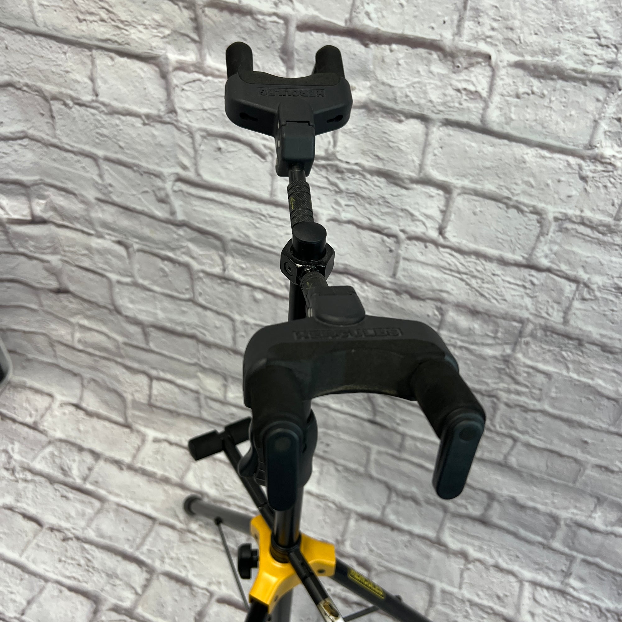 Hercules Dual Guitar Stand