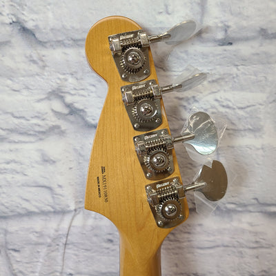 Fender Vintera '60s Mustang Bass PF Fiesta Red