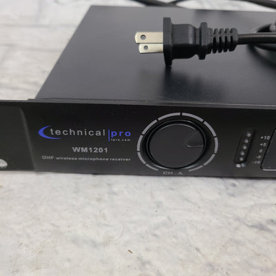 Technical Pro WM1201 w/ Microphone Wireless Rack Receiver