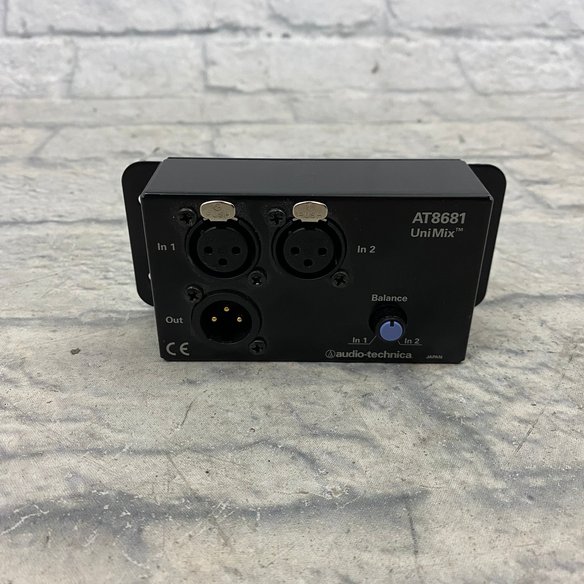 Audio-Technica AT8681 Uni Mix Mixer
