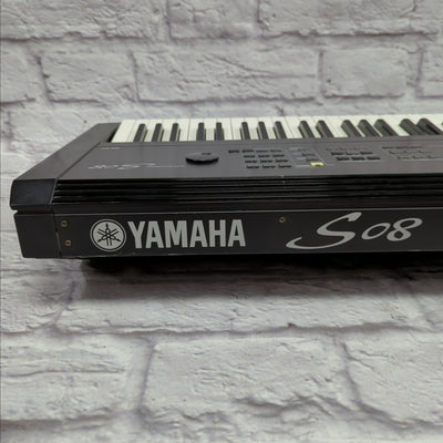 Yamaha S08 88-Key Weighted Action Keyboard / Synthesizer