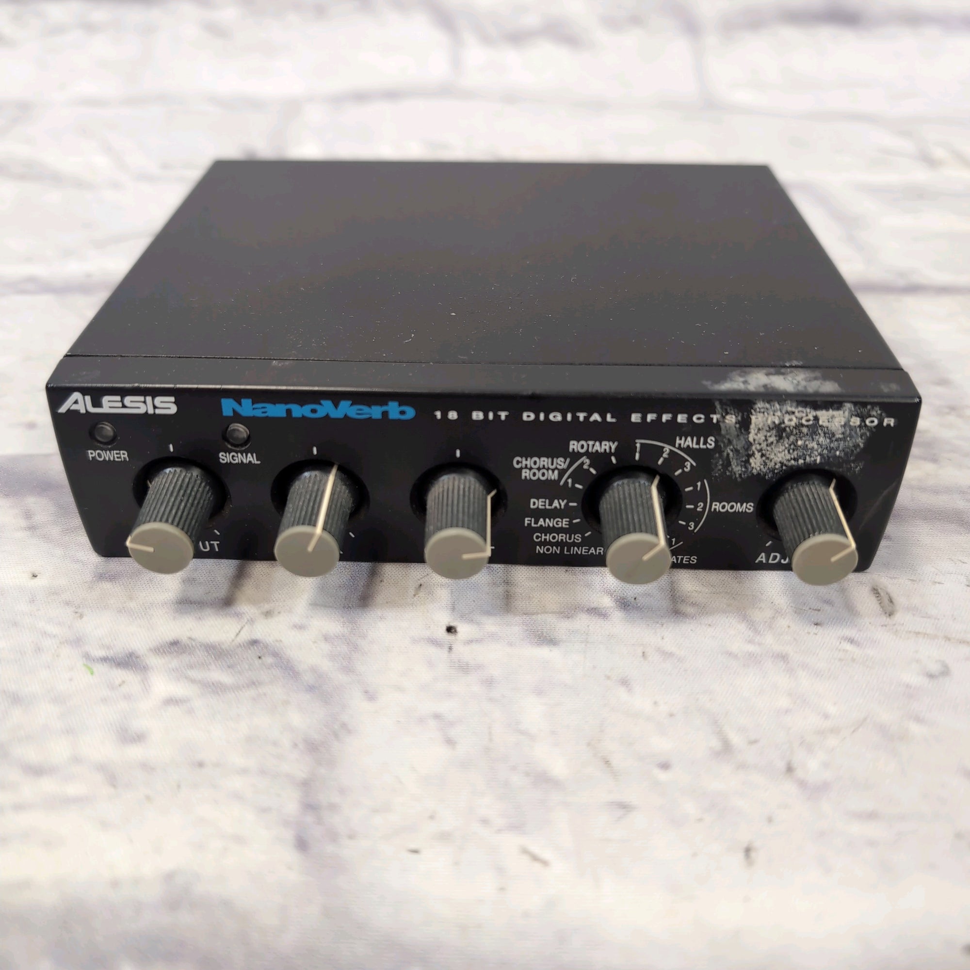 Alesis Nanoverb 18-Bit Digital Effects Processor