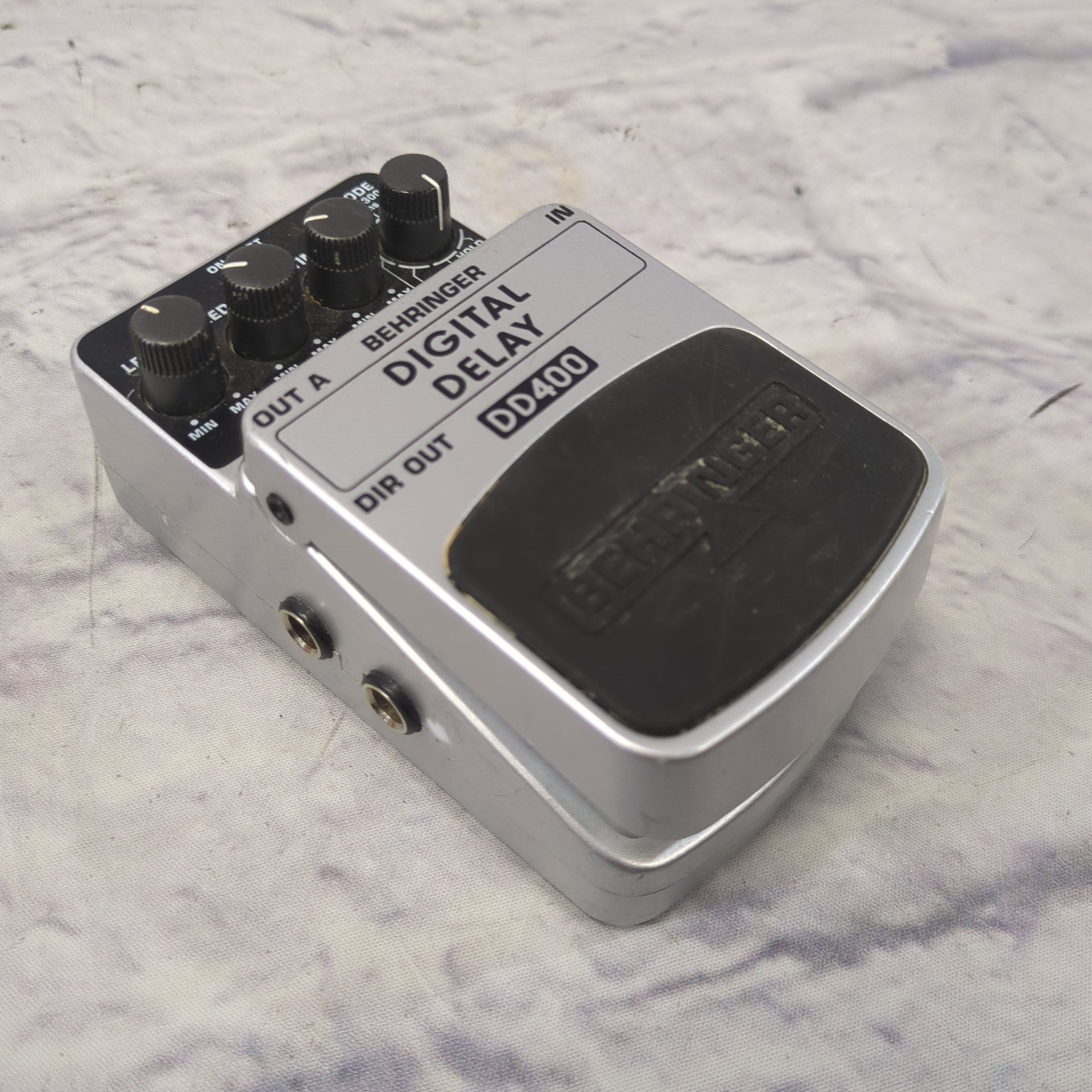 behringer delay pedal Behringer DD400 Digital Delay Pedal