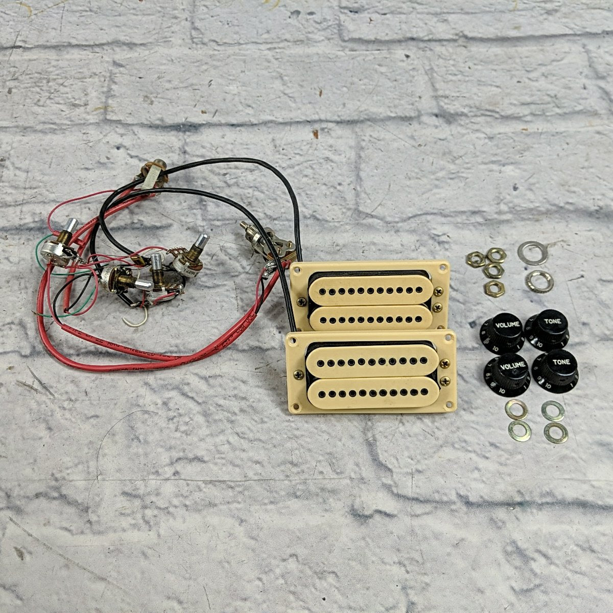 Carvin Humbucker Set with Pots and Knobs