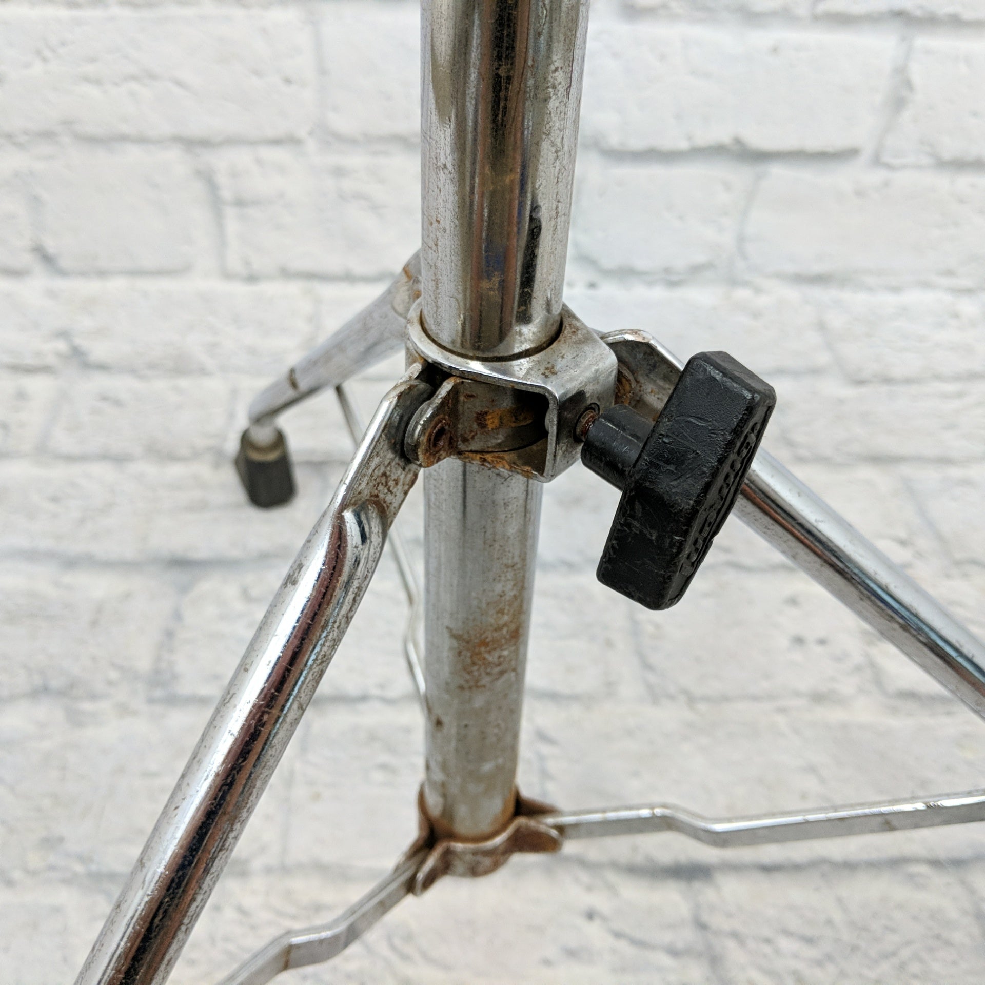 Vintage Ludwig B/O Tom Stand