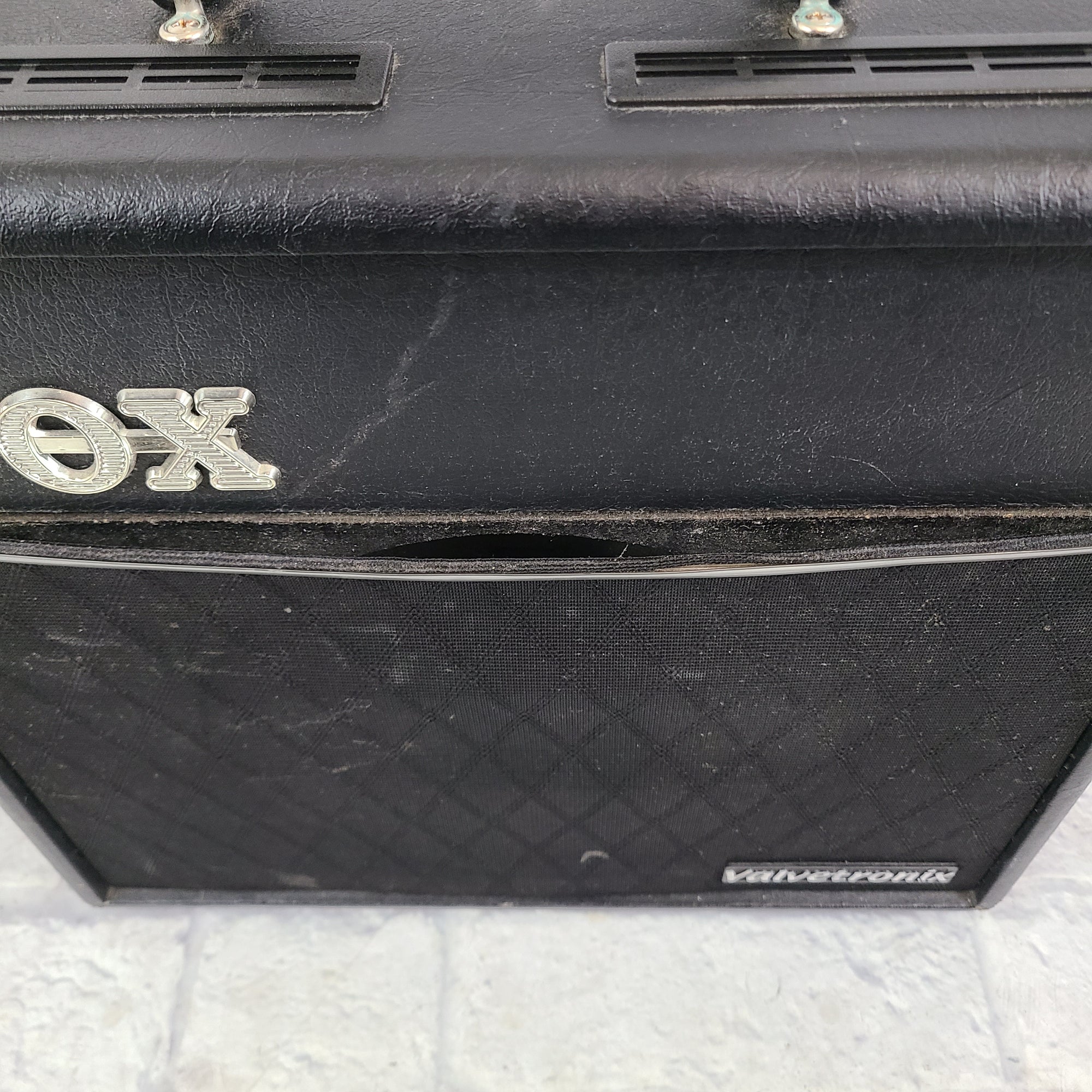 Vox Valvetronix VT40+ 40-Watt 1x10 Modeling Guitar Combo Amp