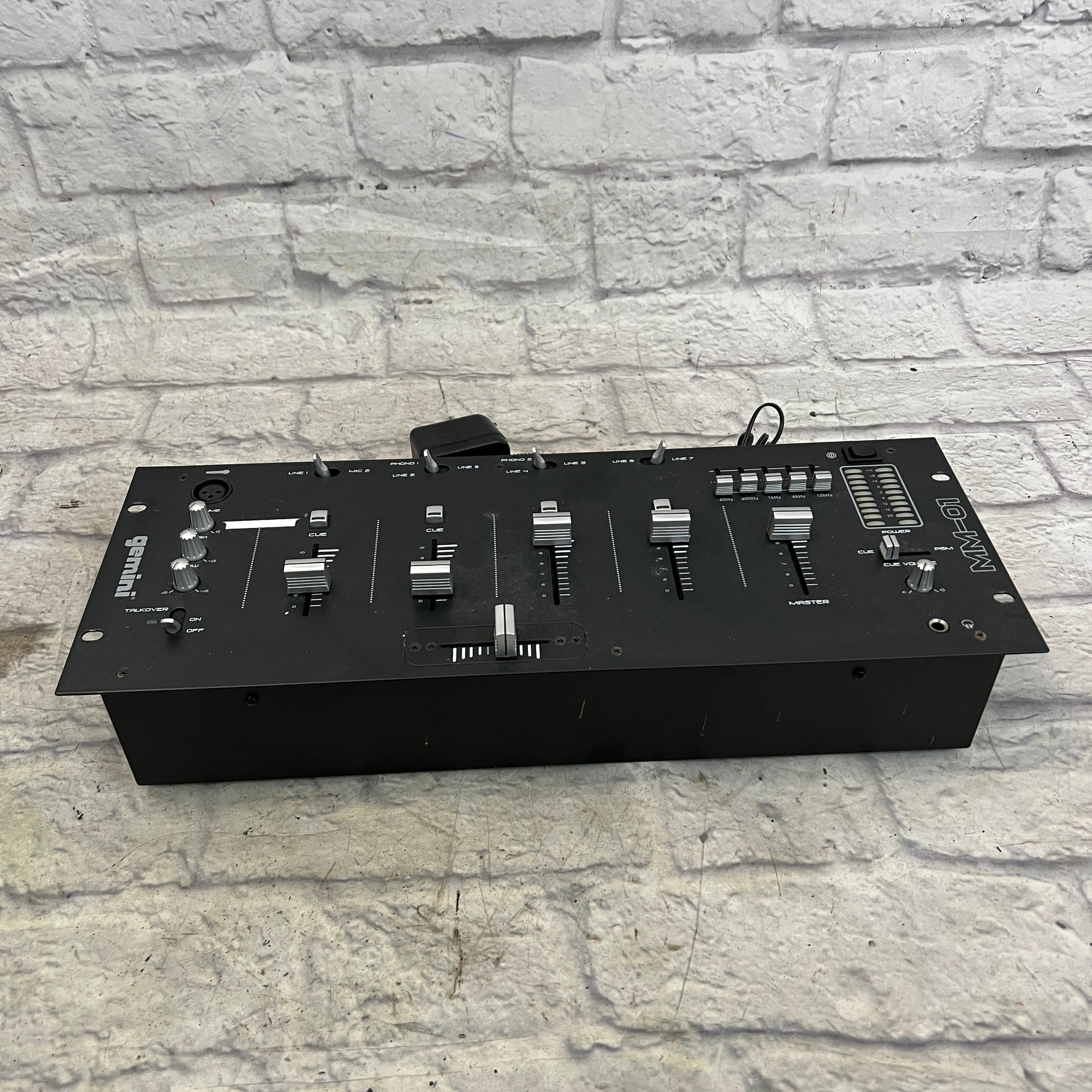 Gemini MM-01 DJ Mixer