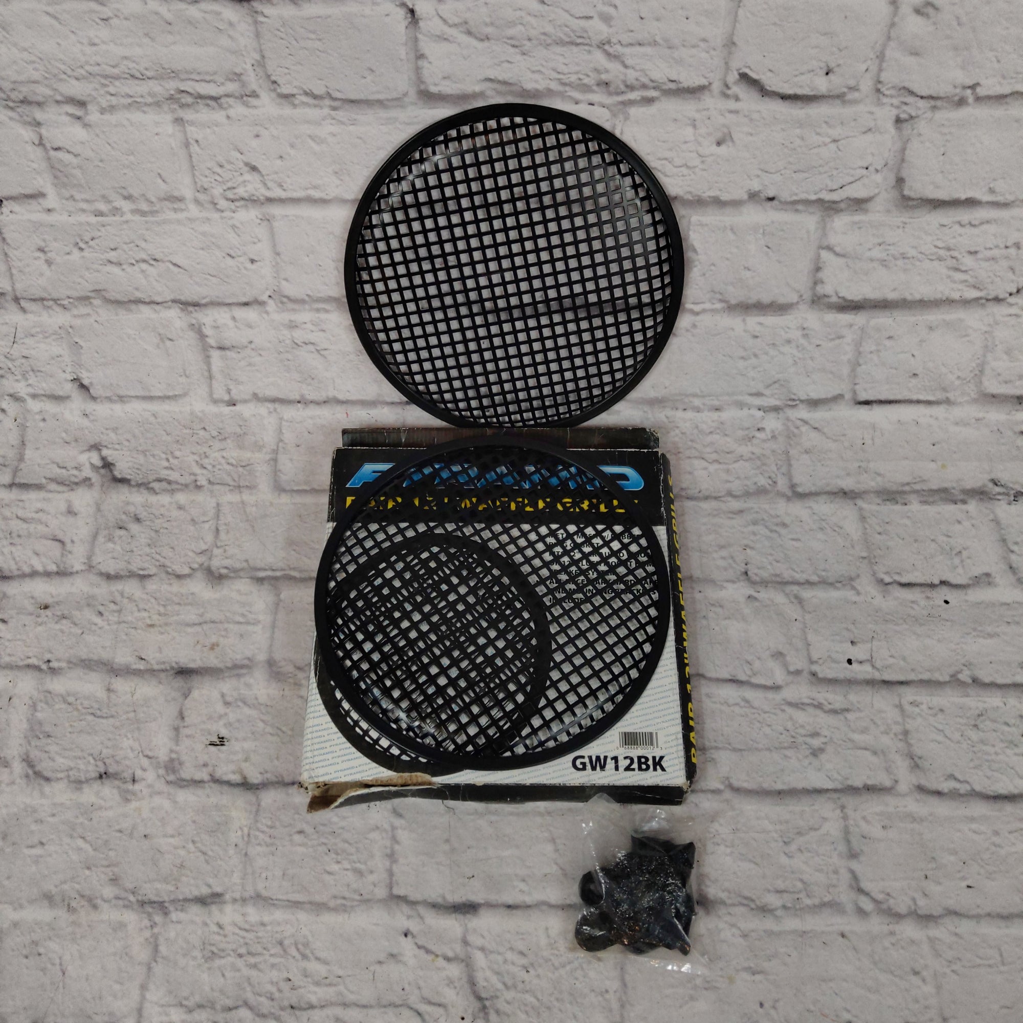Pyramid GW12BK 12 Inch Waffle Speaker Grill Pair