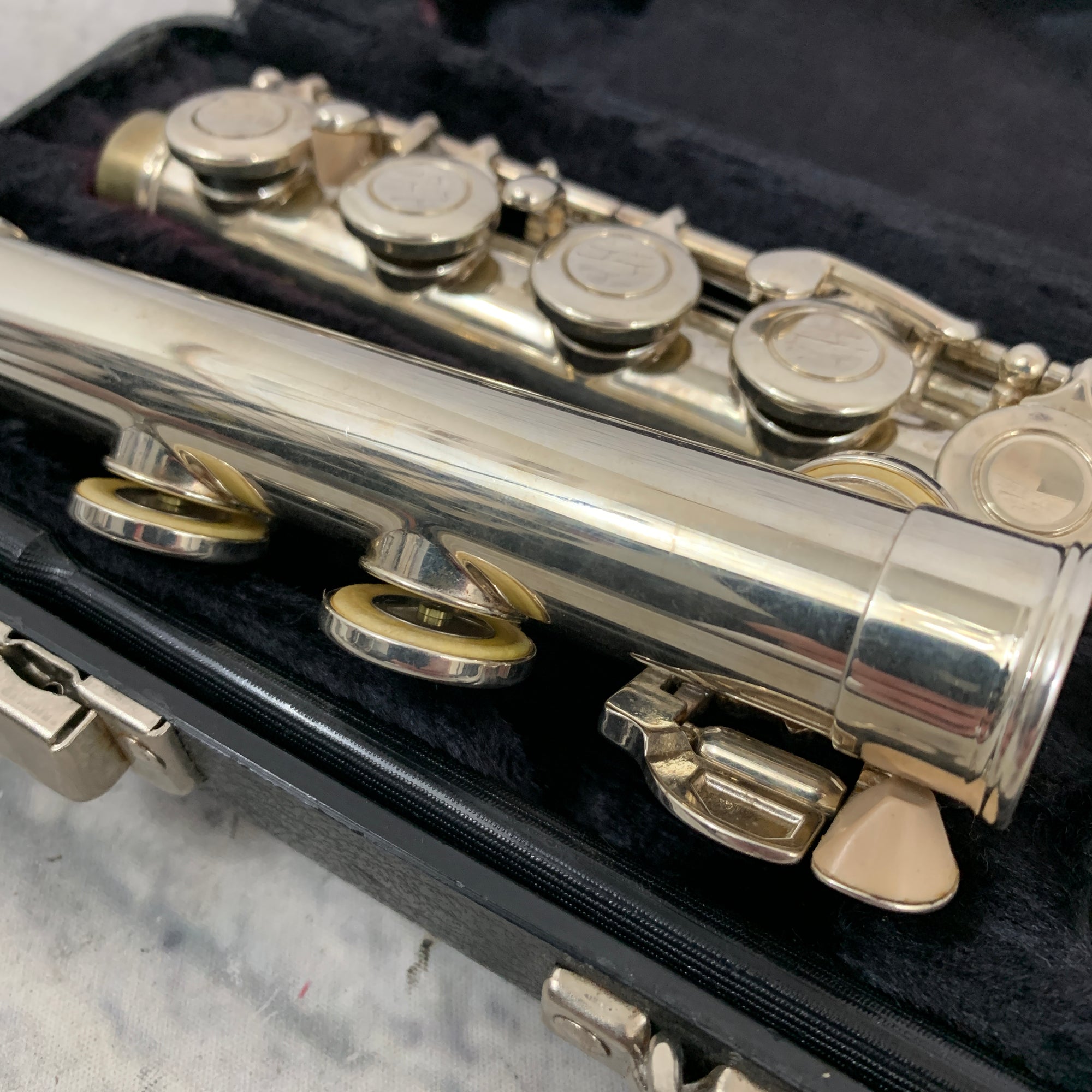 ** Armstrong 104 Student Model Flute with Case and Music Stand