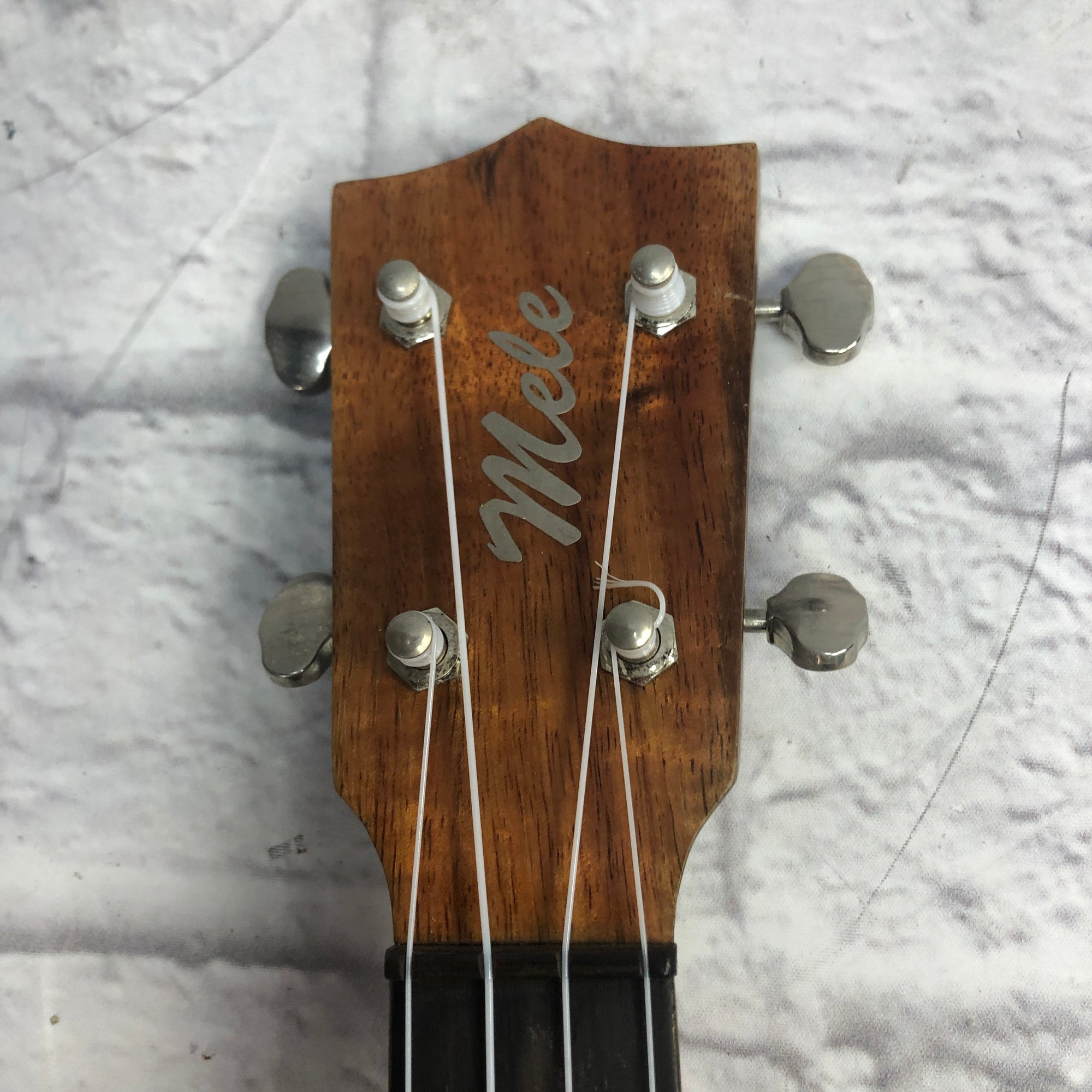 Mele Mahogany Standard Concert Pineapple Ukulele