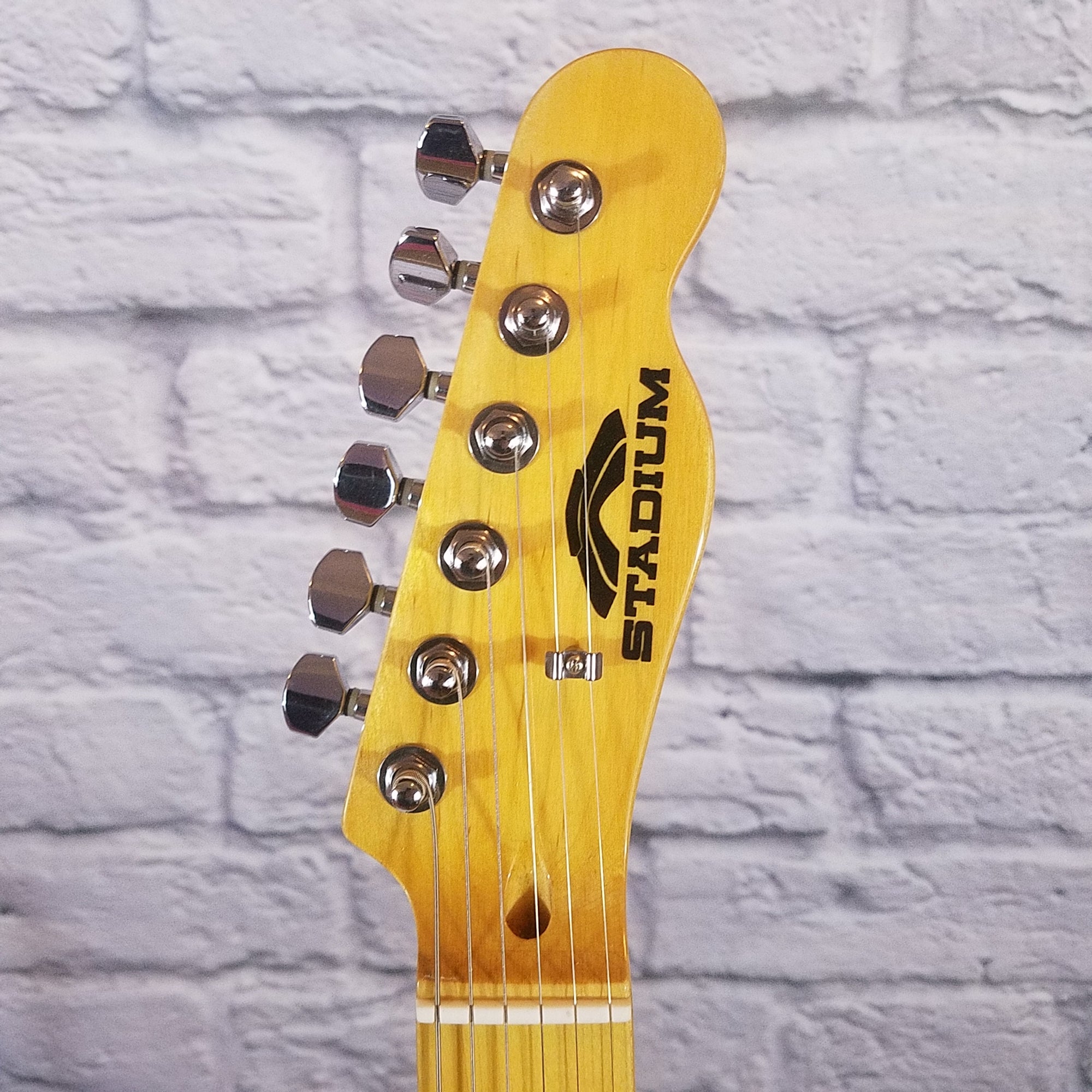 Stadium WF-160 Tele-Style Guitar Sunburst