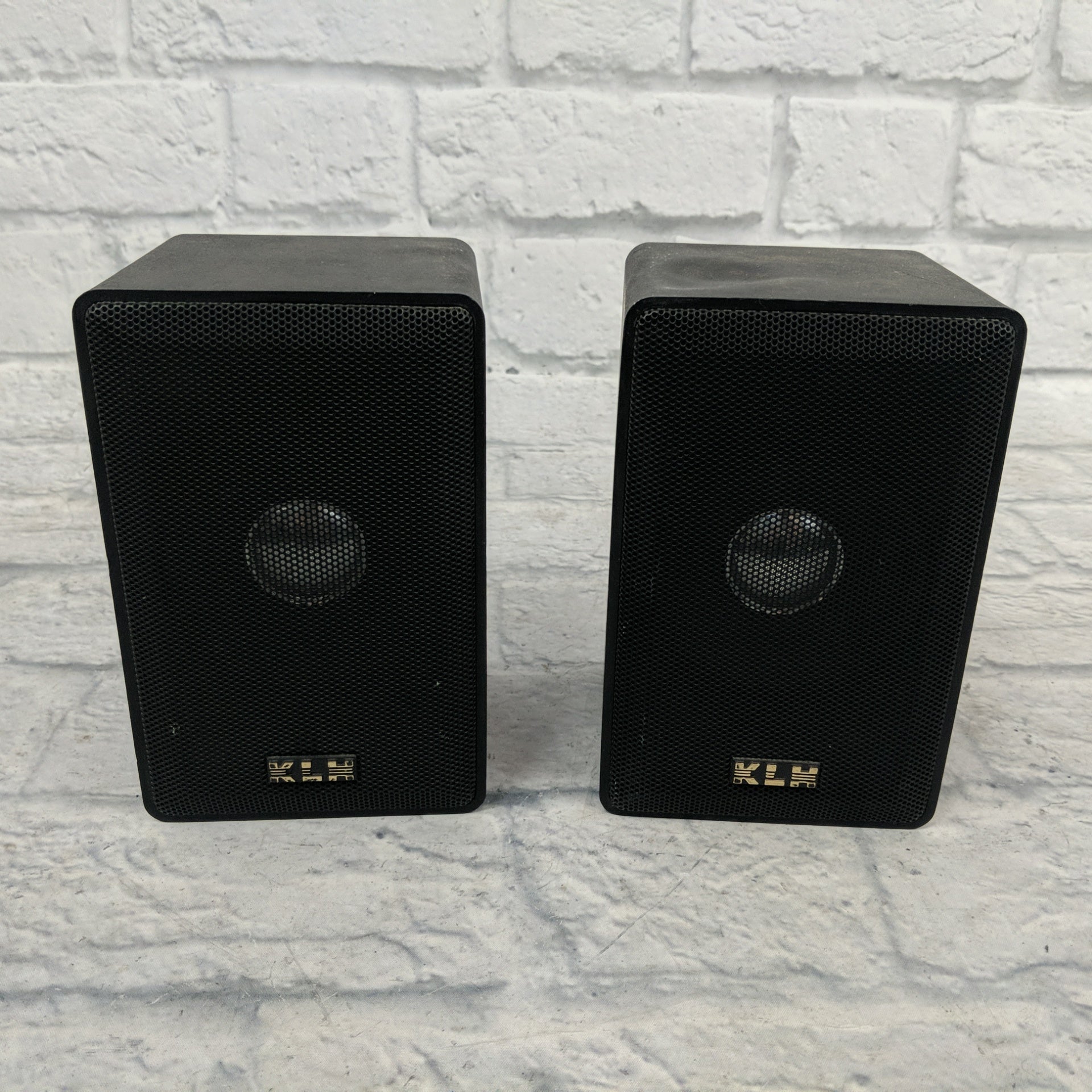 KLH Model 42 2 Speakers and 1 Center