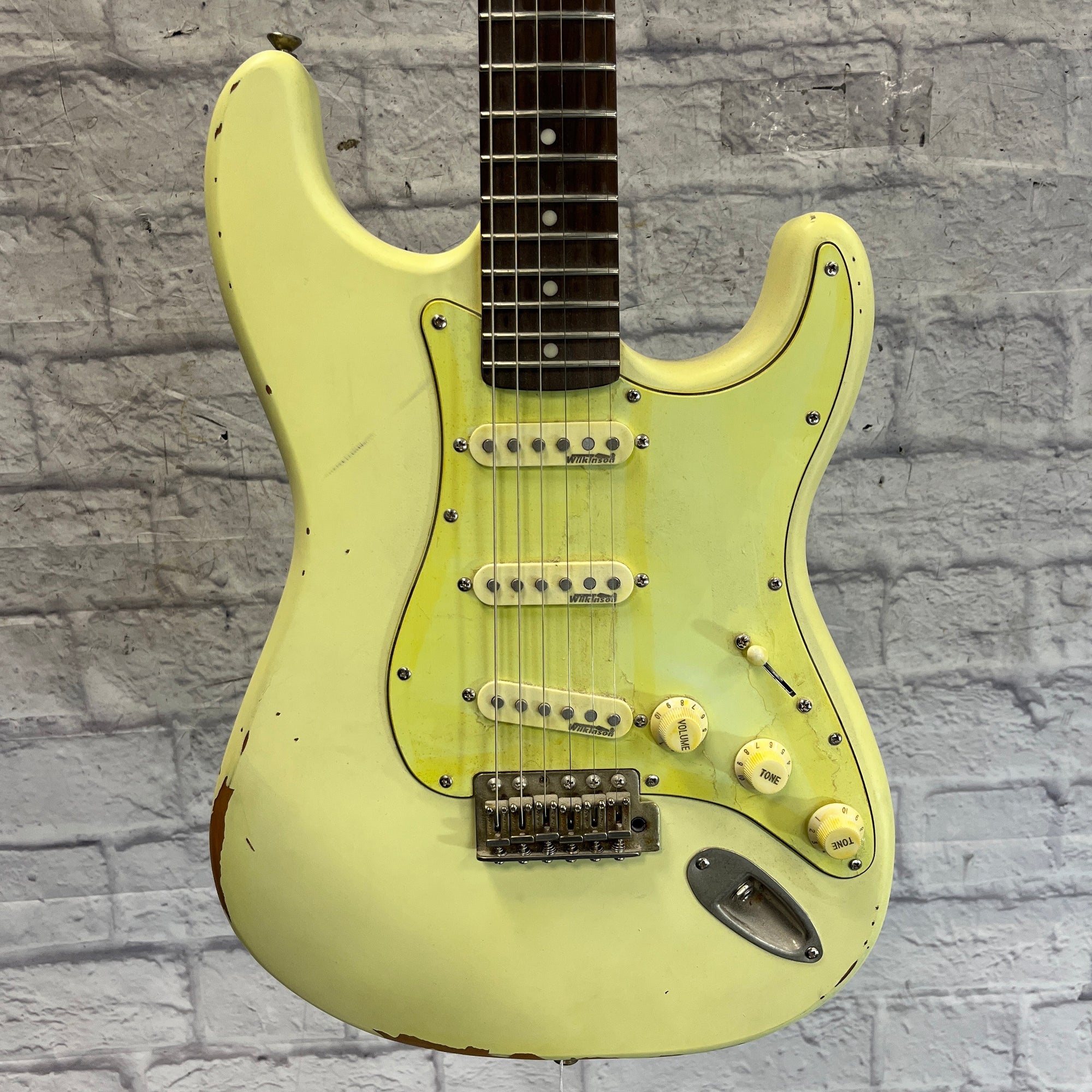 Vintage (Brand) V6MRTBG Distressed Finish Thomas Blug Strat