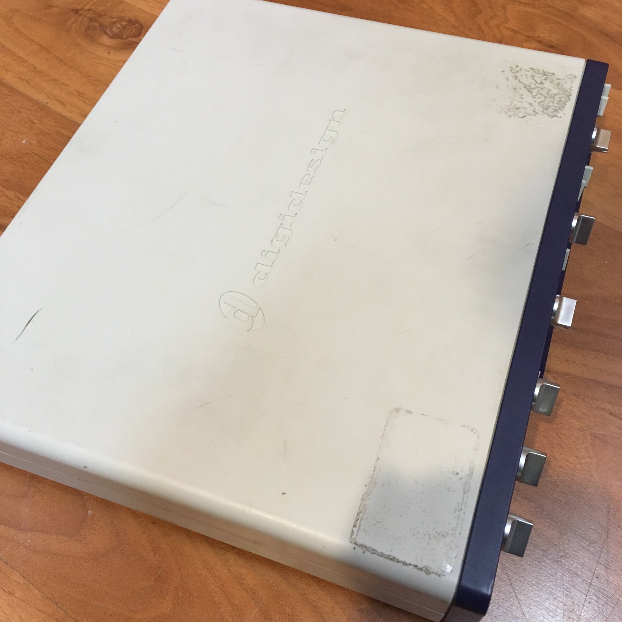 Digidesign Mbox 2 No Power Supply. Firewire.
