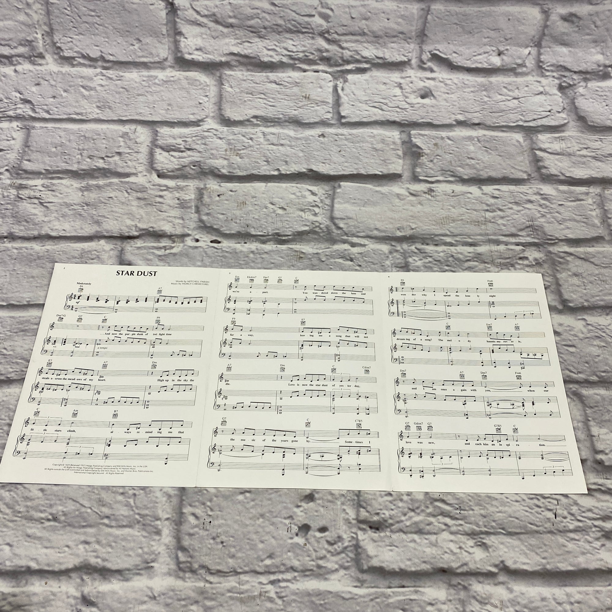 Hal Leonard Star Dust Piano/Vocal/Guitar Chord Sheet Music