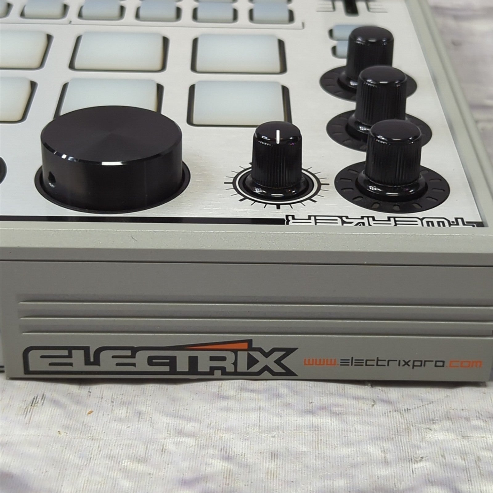 Livid Instruments Electrix Tweaker Universal MIDI Controller Pad