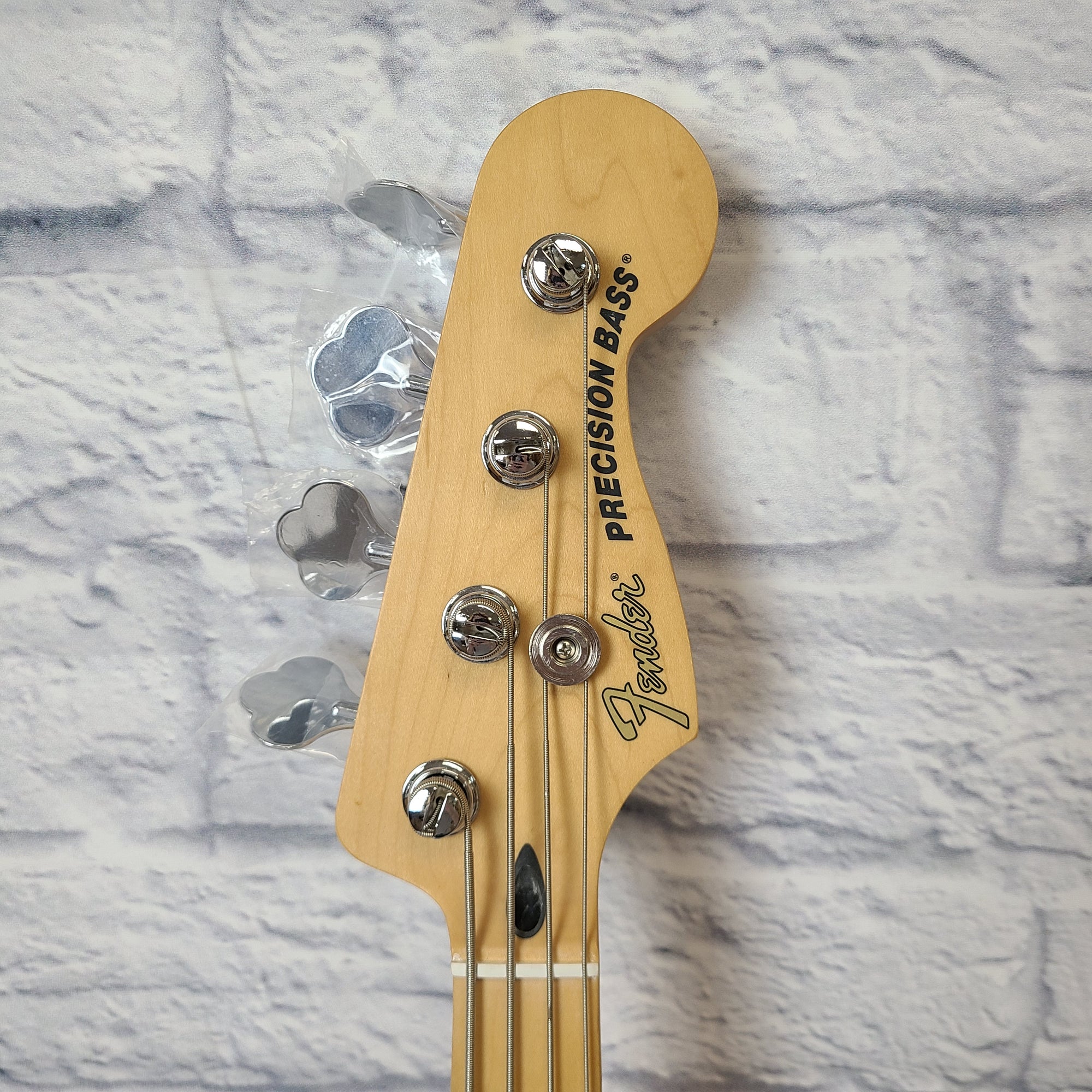 Fender Deluxe Active P Bass Special Electric Bass Guitar, 3 Color
