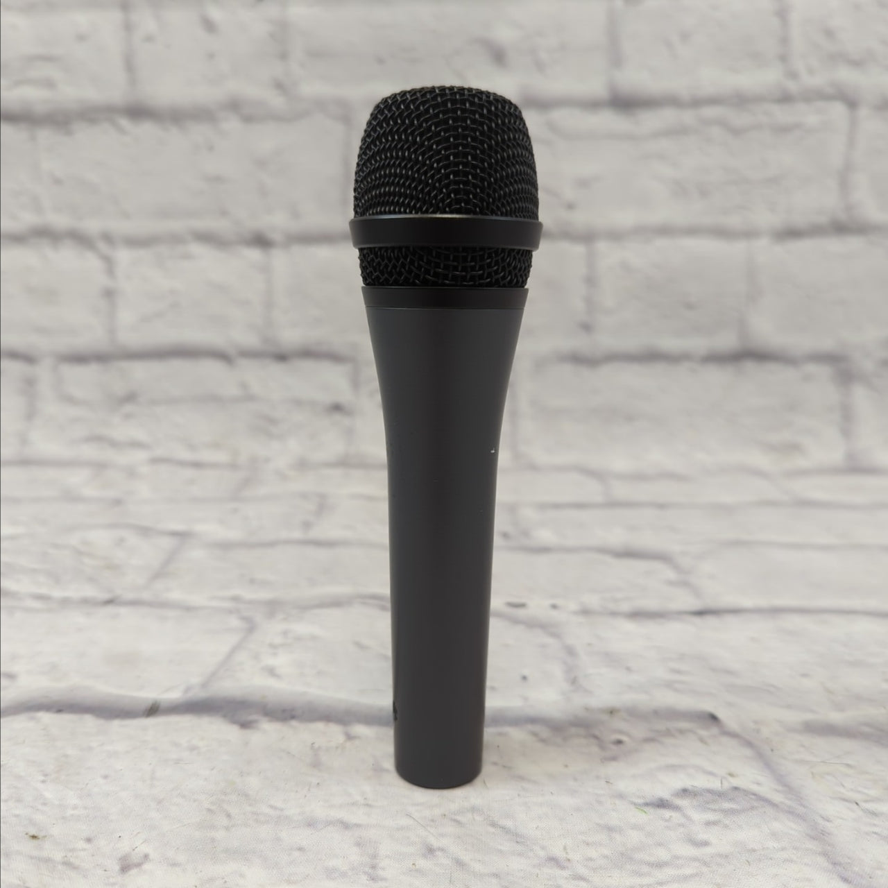 Sennheiser E835 Dynamic Vocal Microphone