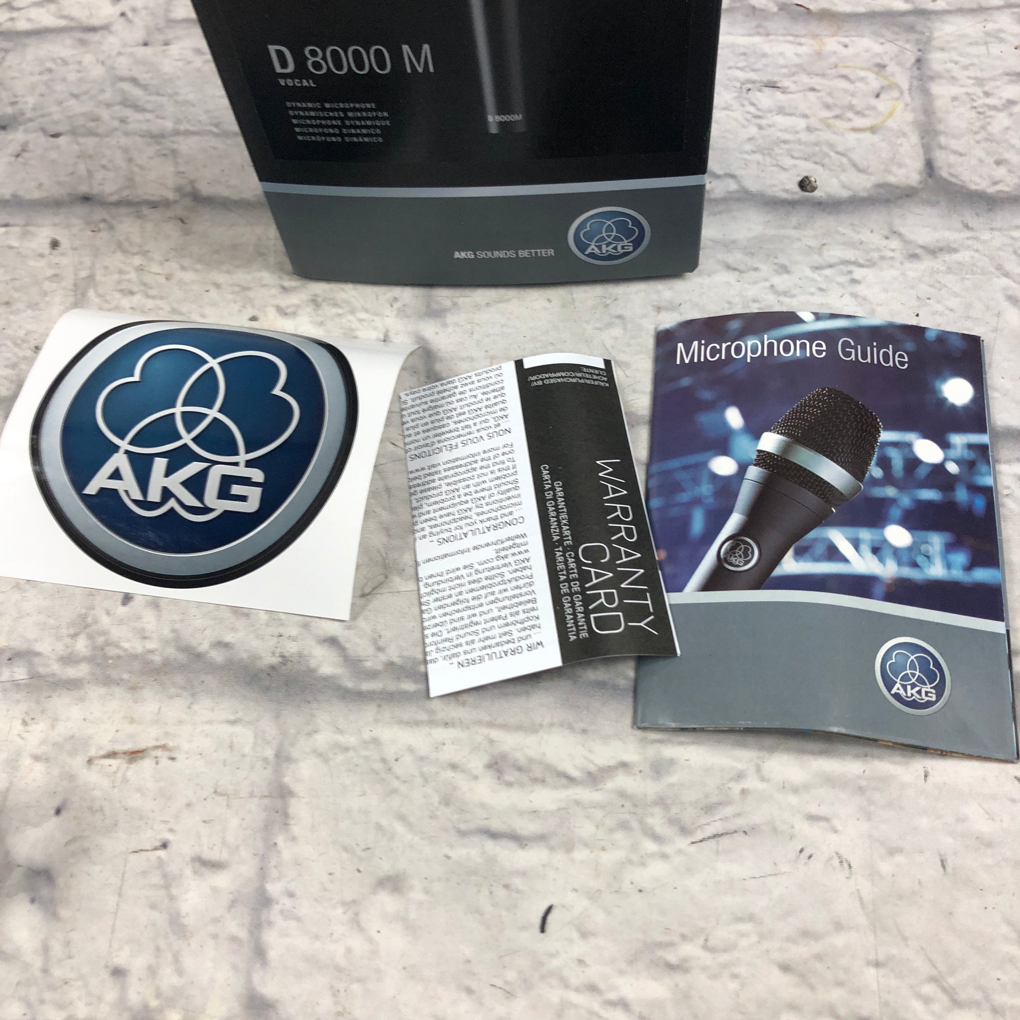 AKG D 8000M Microphone