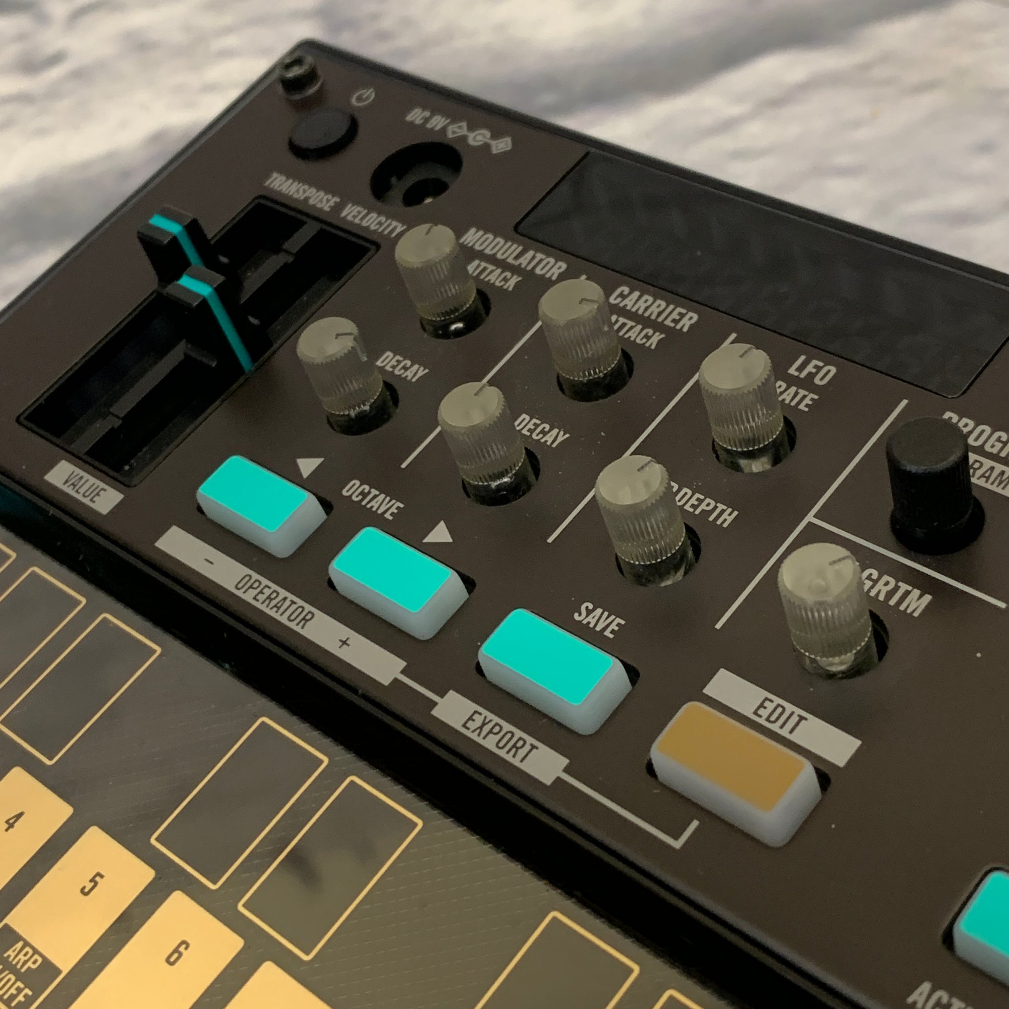 KORG Volca FM 本体 volca fm - DIGITAL FM SYNTHESIZER | KORG (USA)