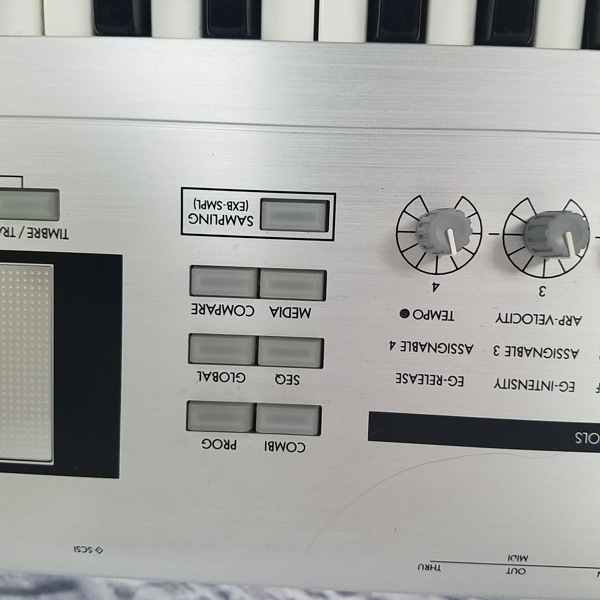 Korg Triton LE 76 Workstation with EXB-SMPL Sampler Package