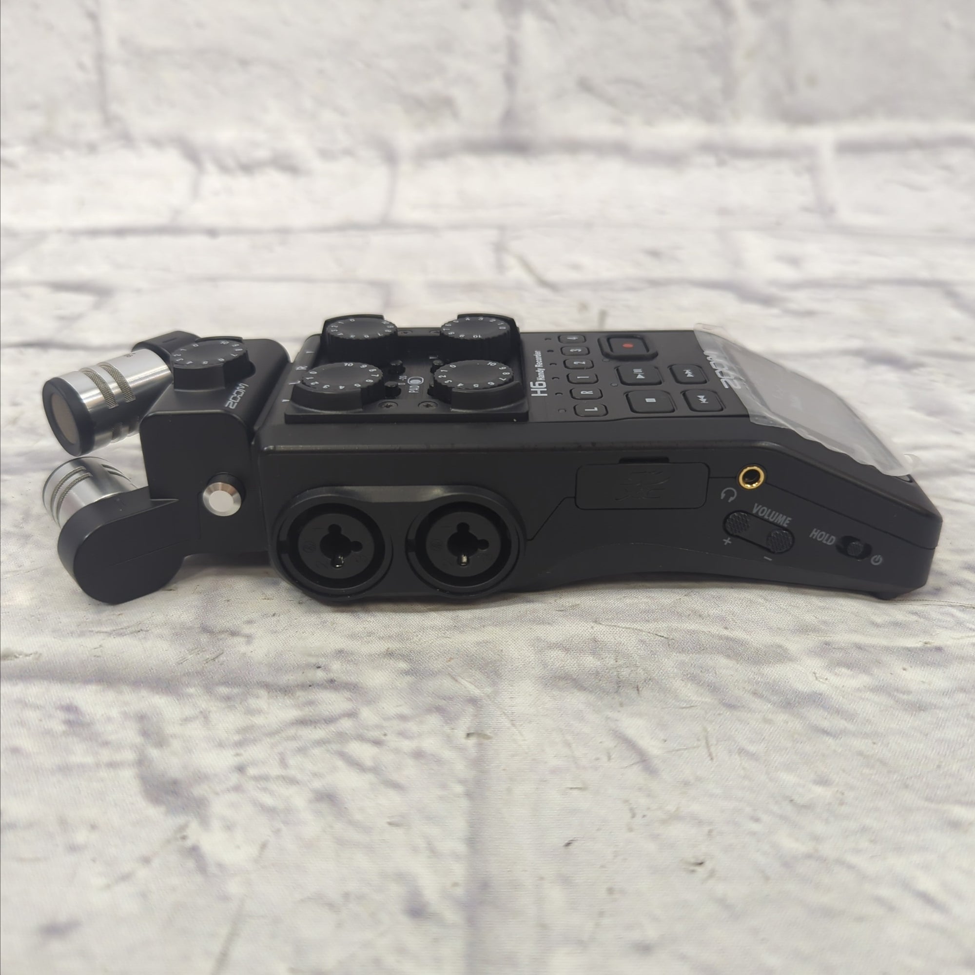 Zoom H6 Handy Recorder - Evolution Music