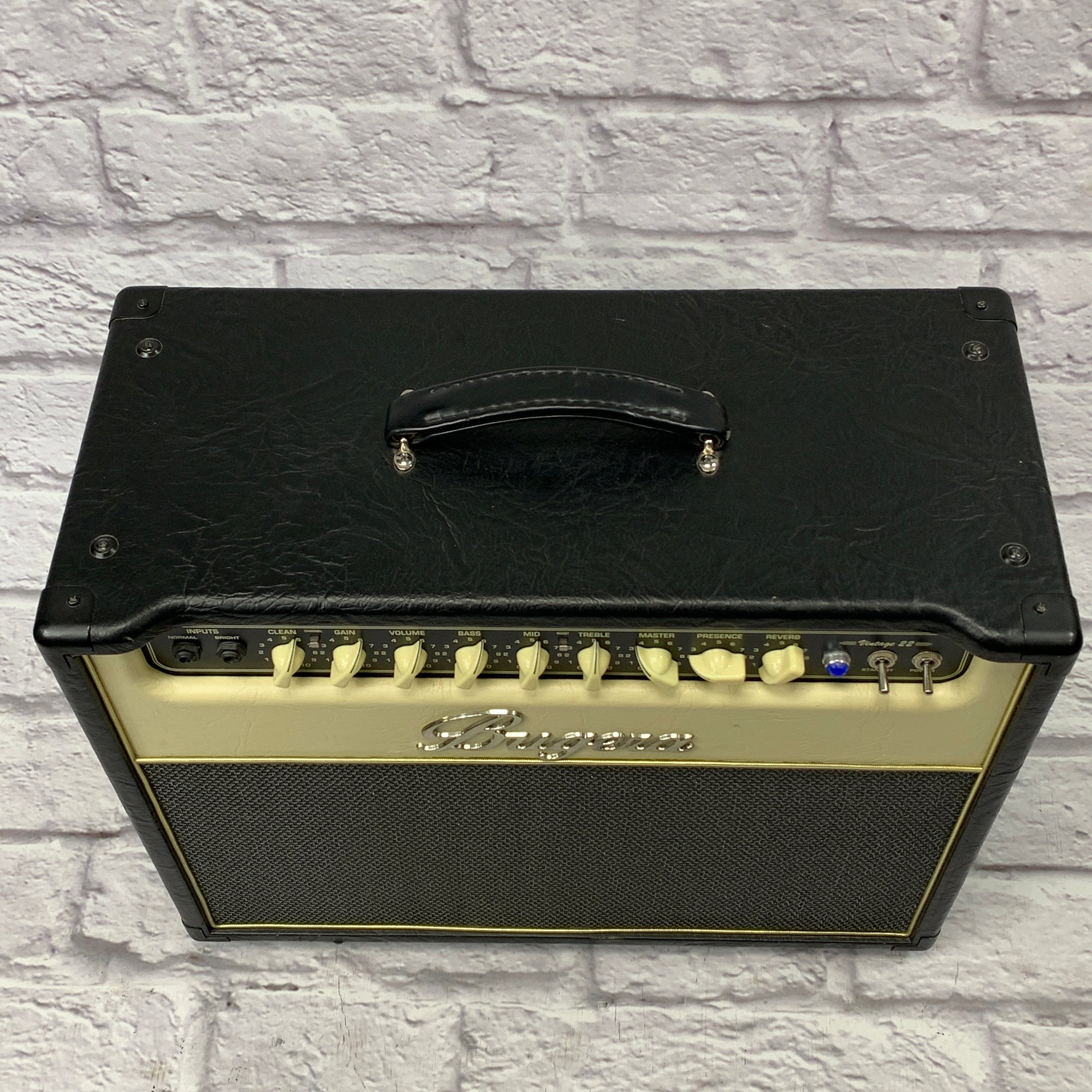 Bugera Vintage 22 2-Channel 22-Watt 1x12" w/ Footswitch & Slip Cover