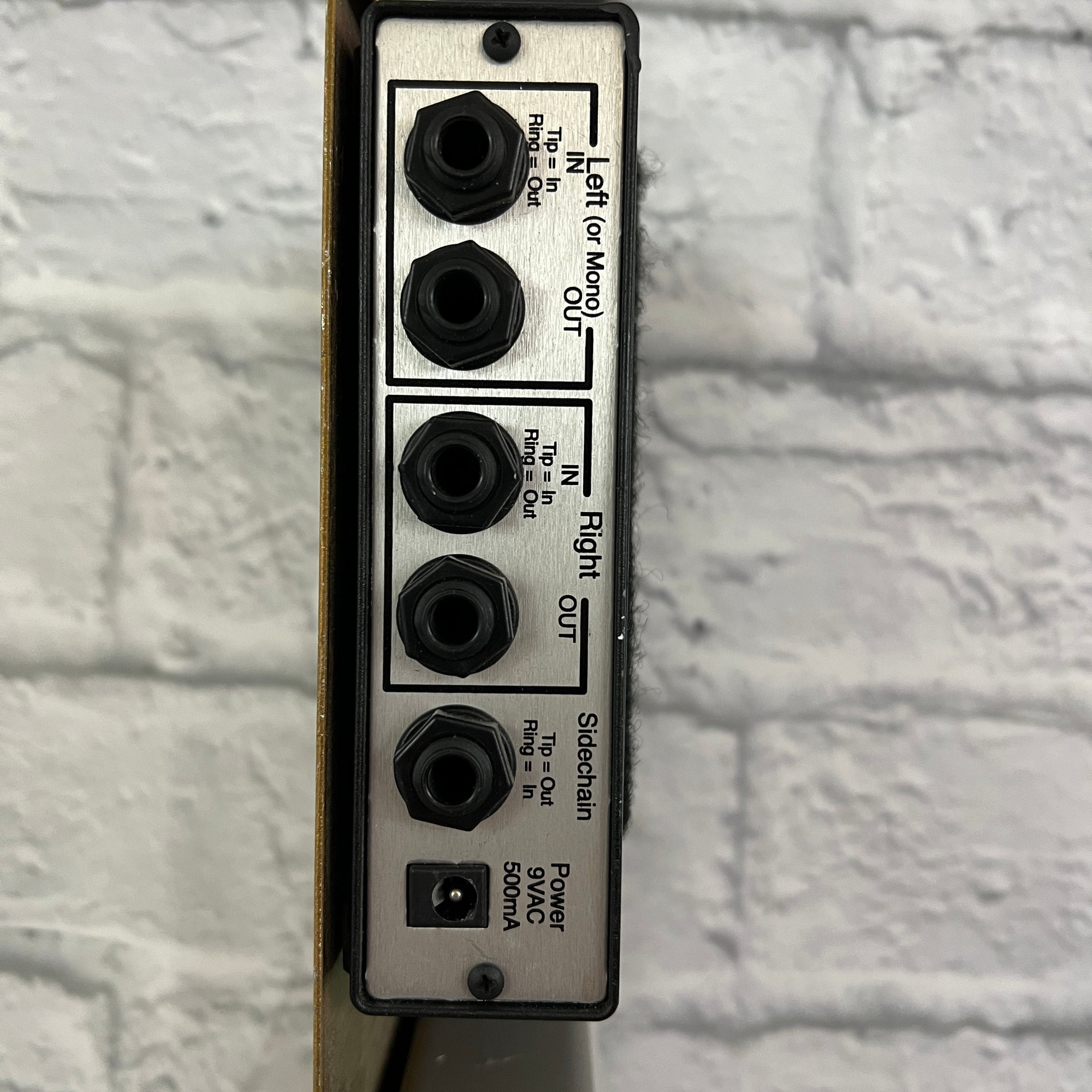FMR Audio Really Nice Compressor RNC1773 / Leveling Amplifier RNLA7239 in Funk Logic Rack