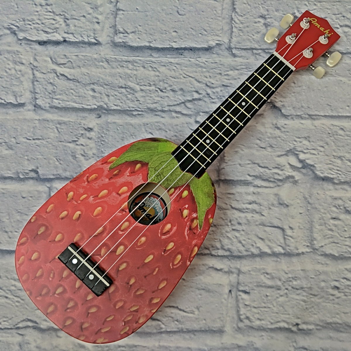 Amahi DDUK18 Strawberry Design Ukulele