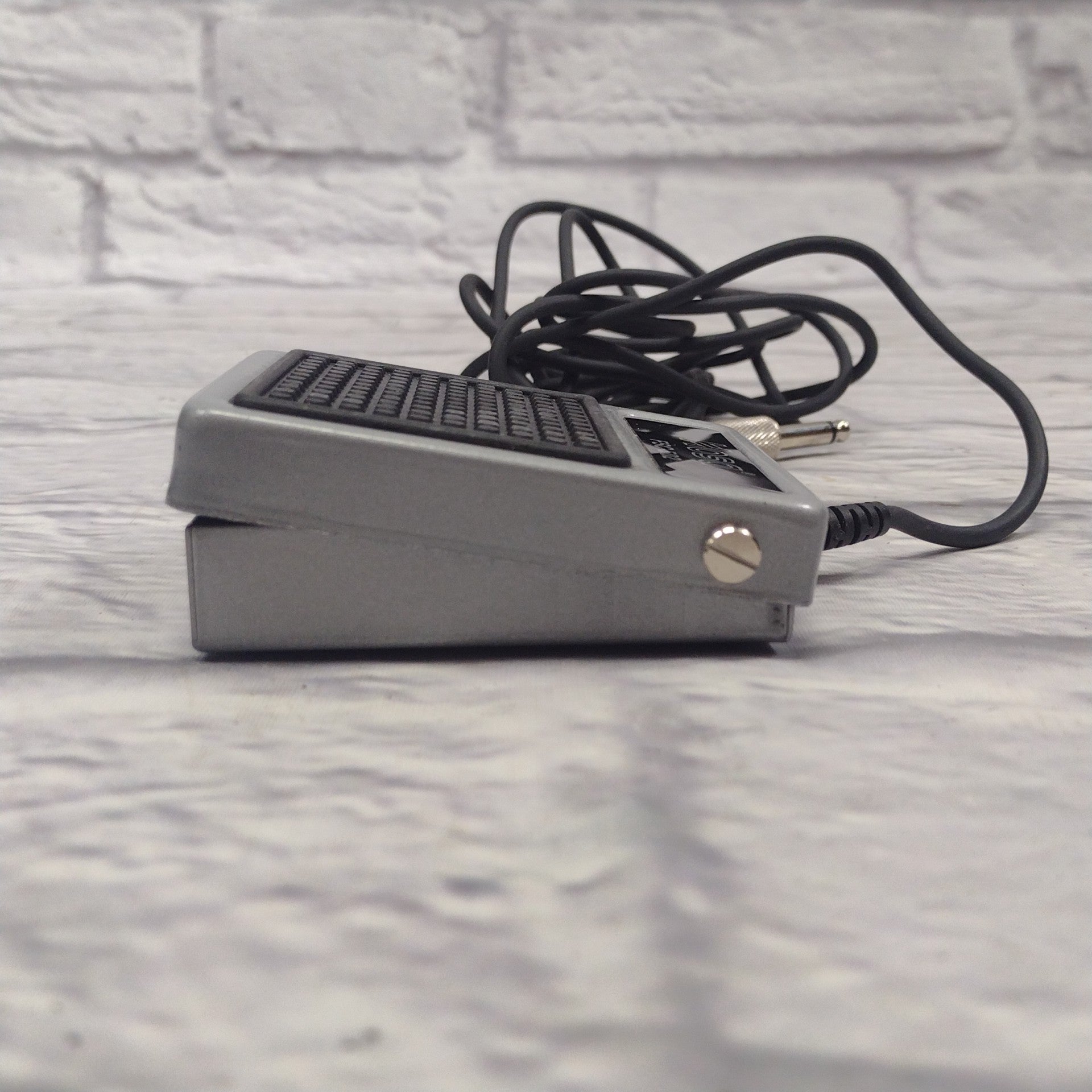 Hosa FSC-502 Momentary Open Non-Latching Footswtich