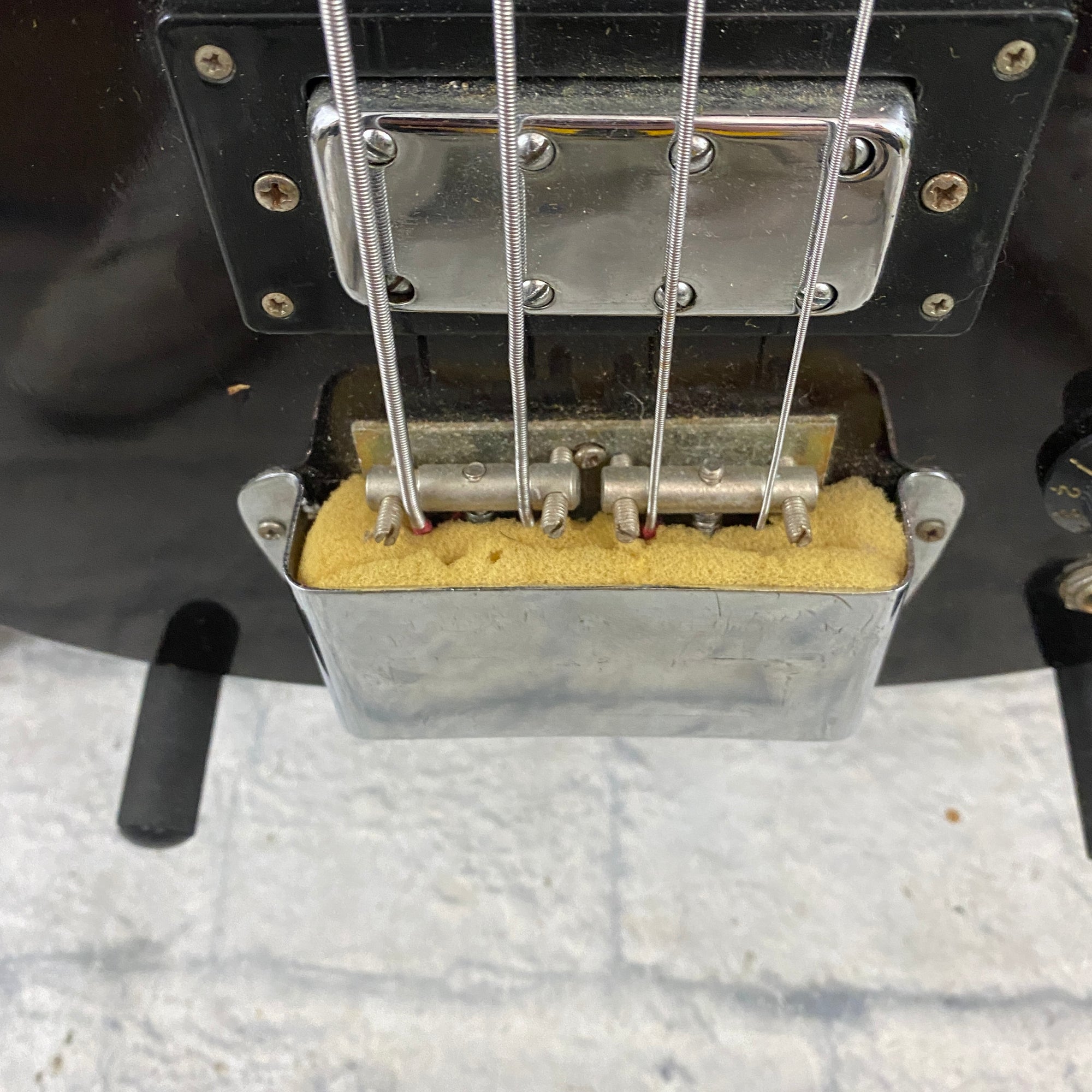 Unknown MIJ SG-Style Short Scale 4 String Bass