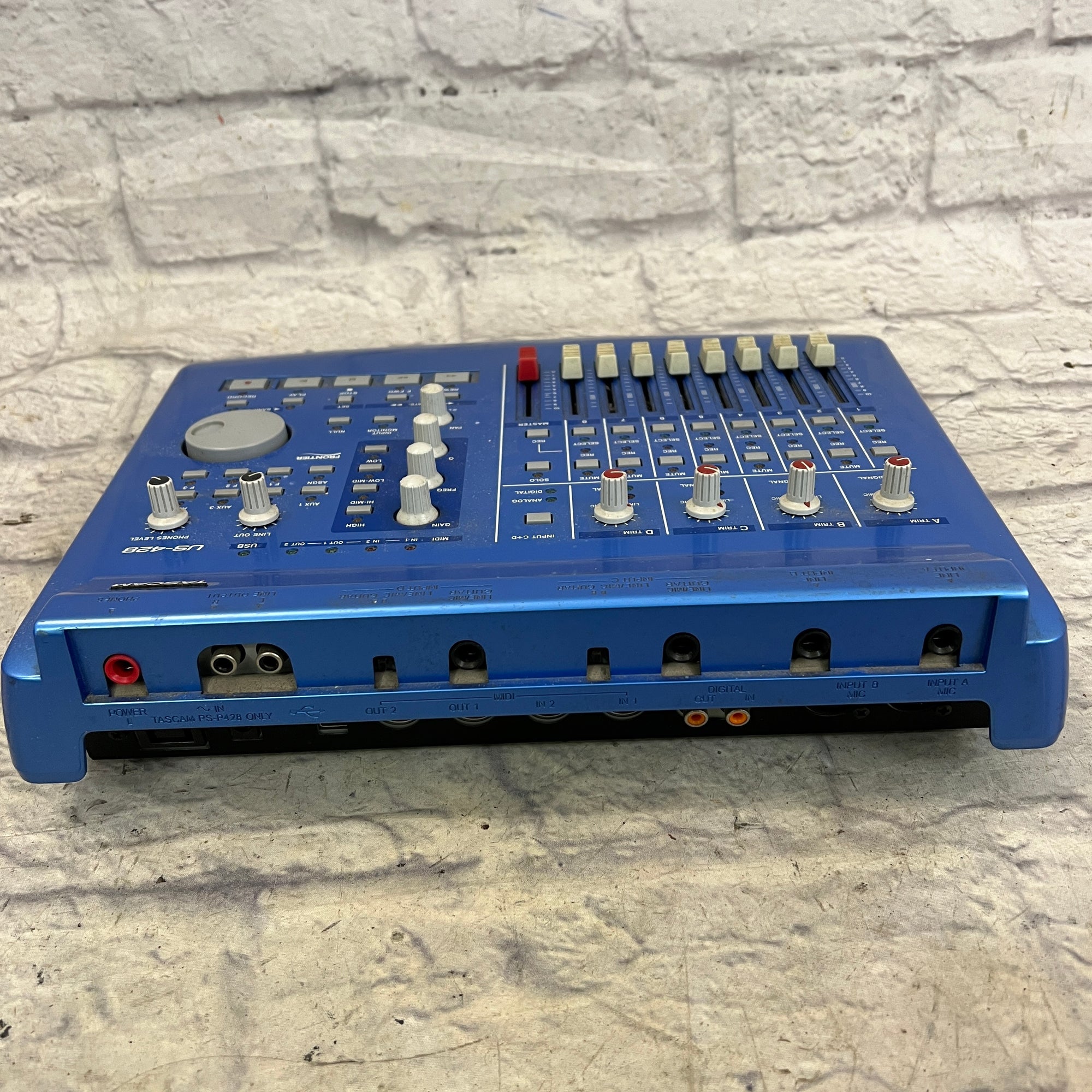 Tascam US-428 Mixer