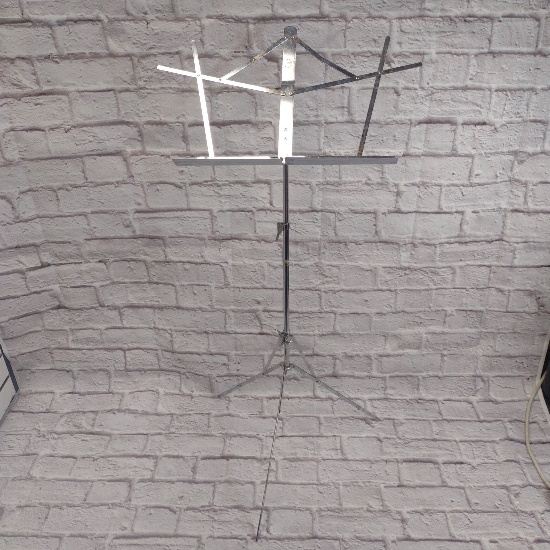Unknown Wireframe Music Stand