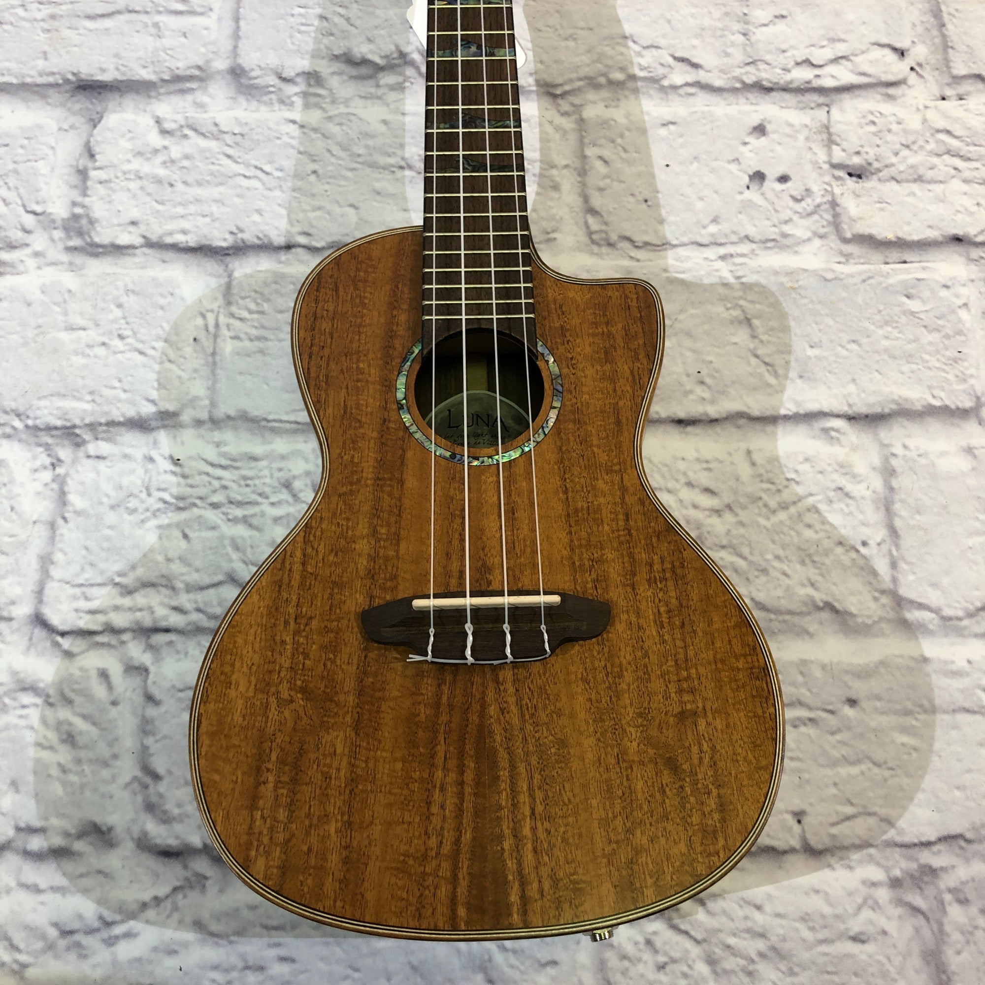 Luna HTC Koa Concert Ukulele Evolution Music