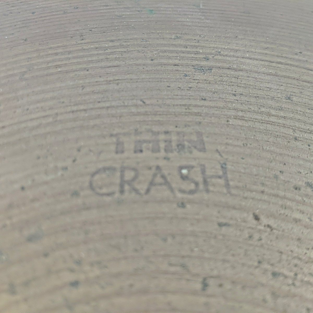 Zildjian 18 Avedis Thin Crash Hollow Logo Crash Cymbal