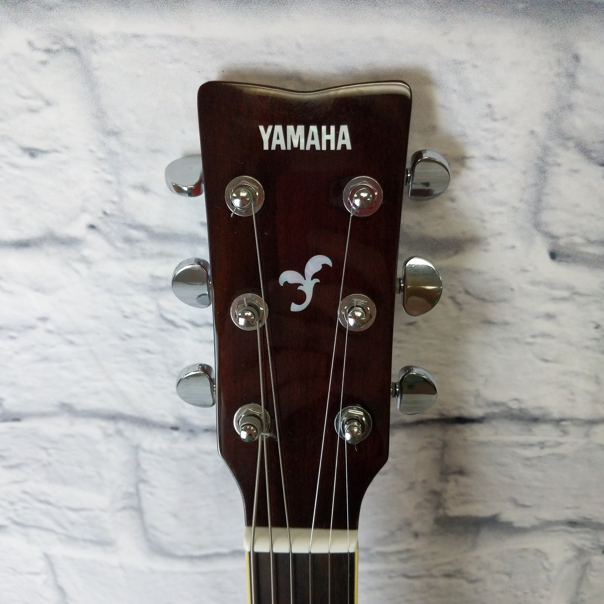 Yamaha FS820 Auditorium Acoustic Guitar