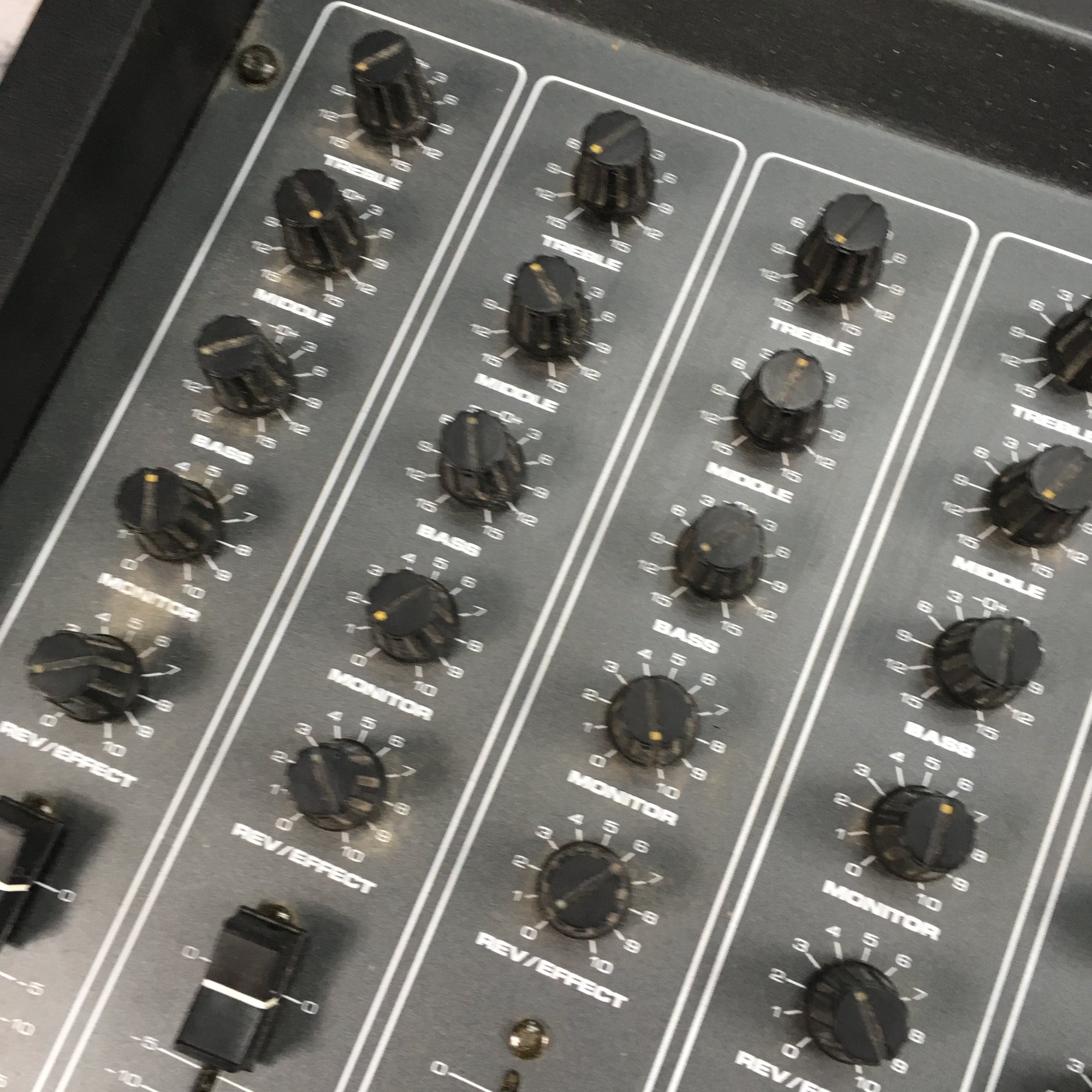 Ross PC7250 7 Channel Analog Mixer