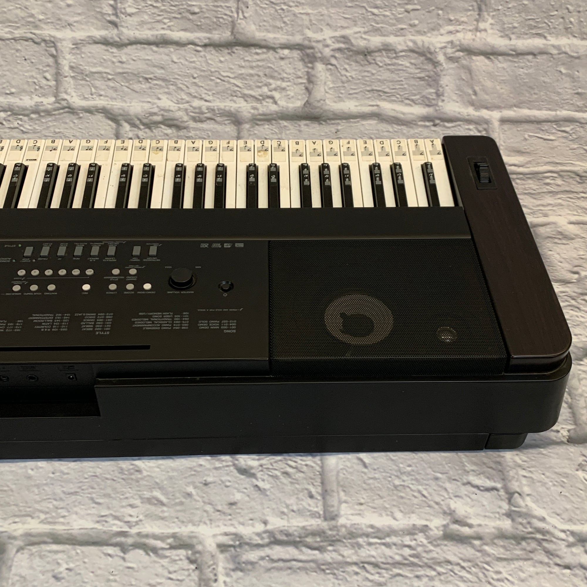 Yamaha DGX-650 88 Key Graded Hammer Action Digital Piano