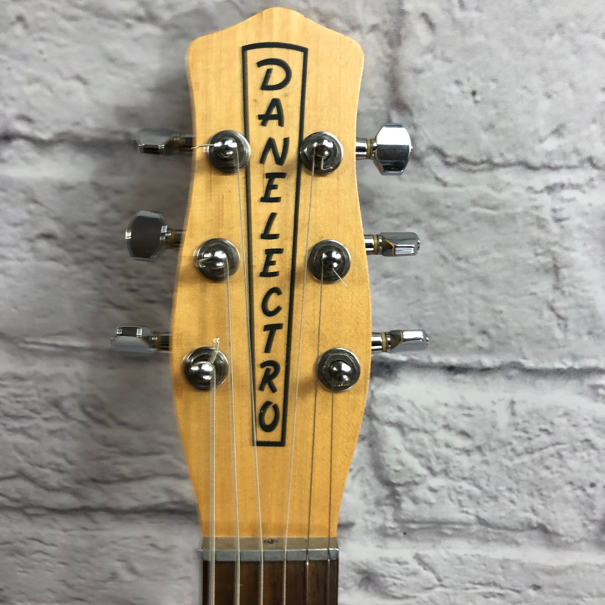 Danelectro Korean Convertible Acoustic Electric w/ gig bag