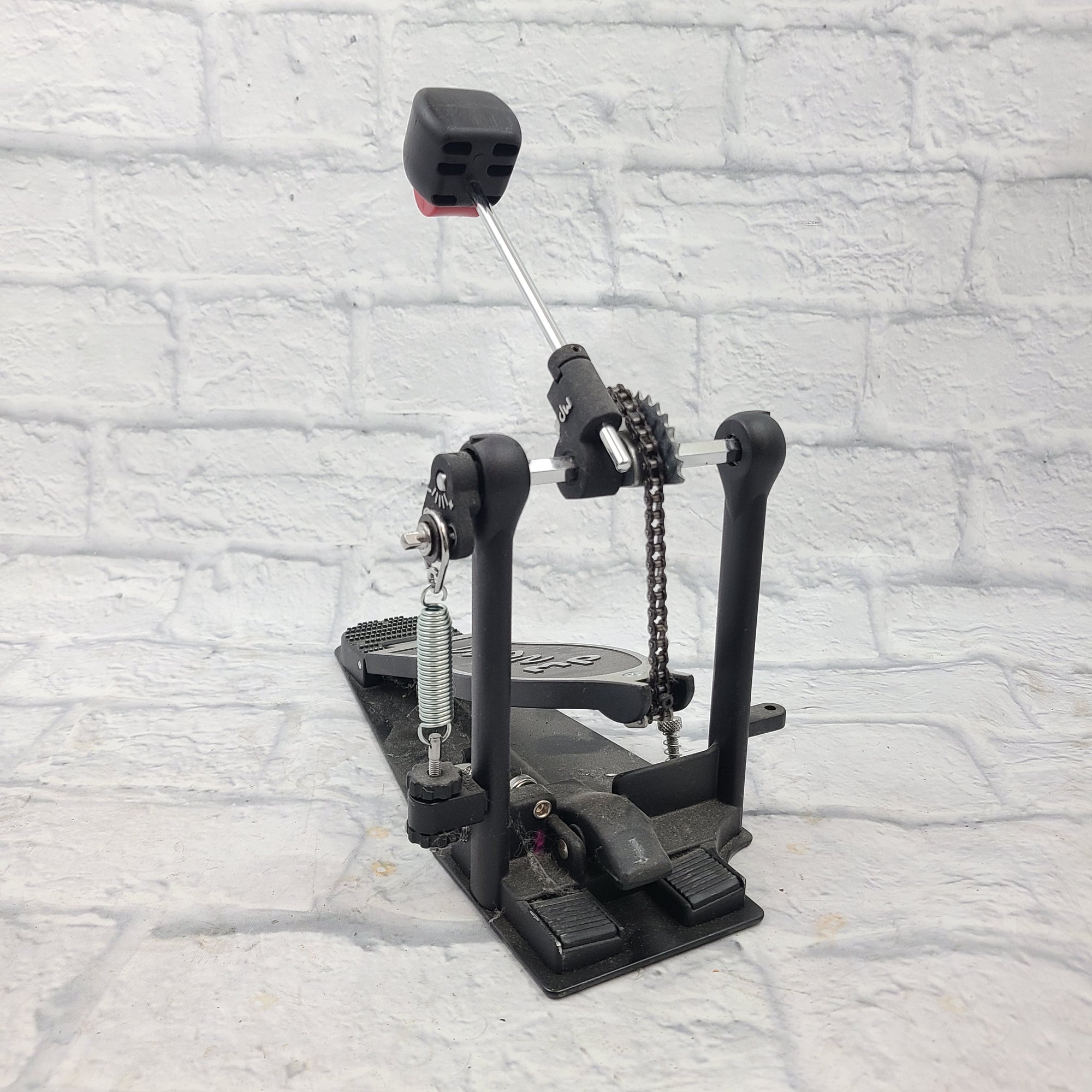 DW 2000 Single Kick Pedal