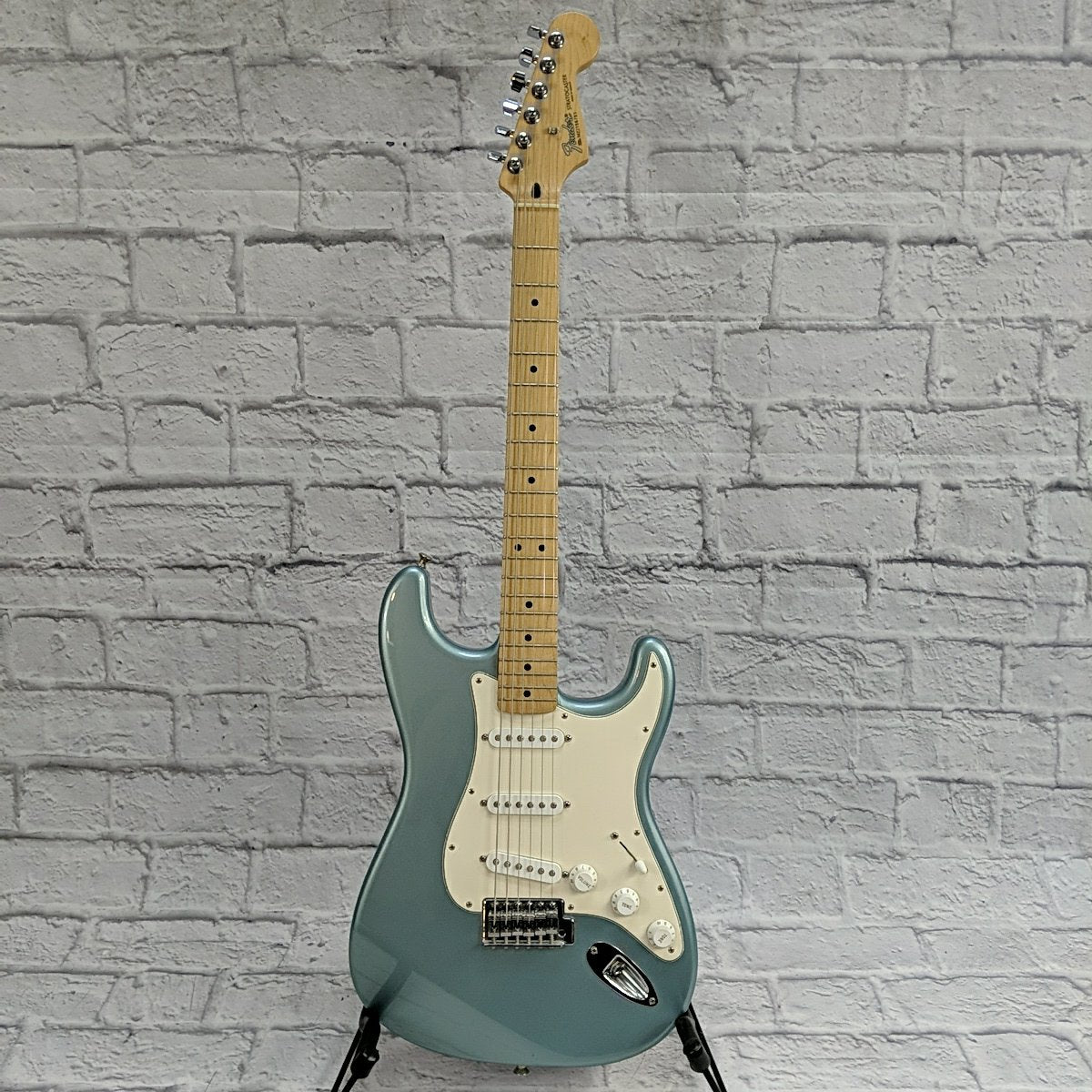 Fender 2002 Standard Stratocaster Electric Guitar