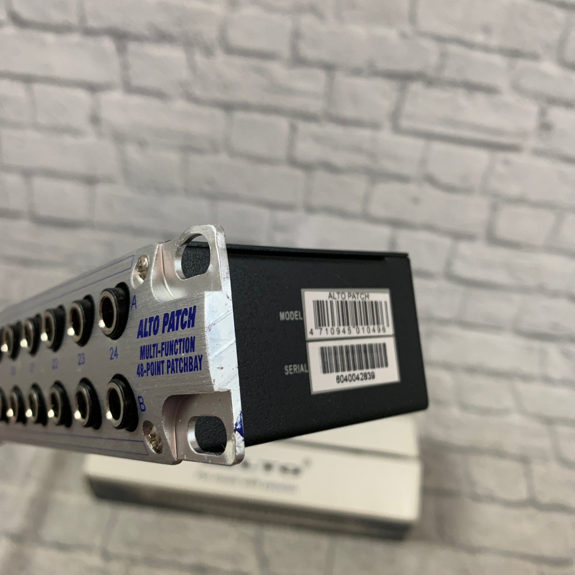 Alto 48-Point Rack Patchbay - New Old Stock!