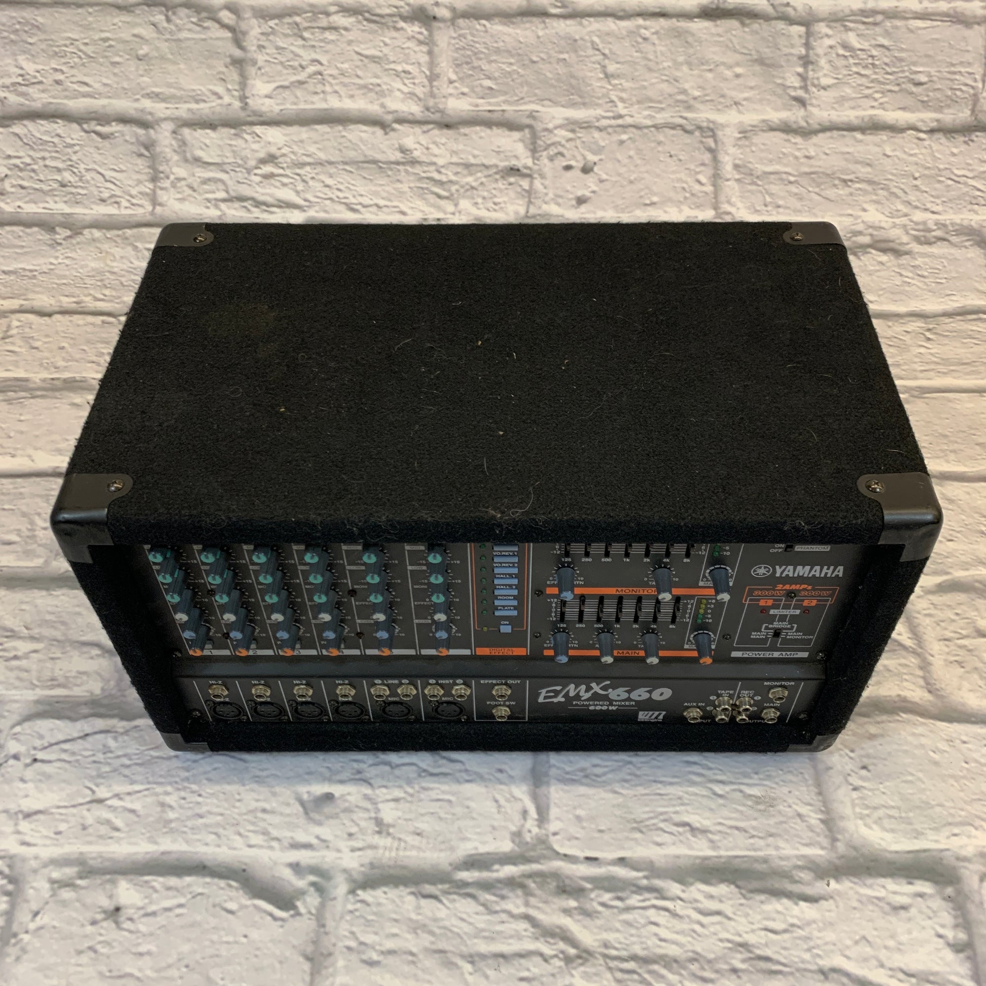 Yamaha EMX660 Powered Mixer